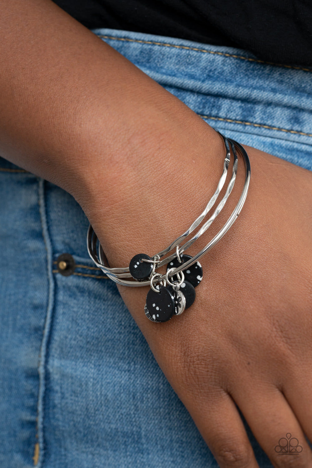 Paparazzi ♥ Prairie Plains - Black ♥ Bracelet