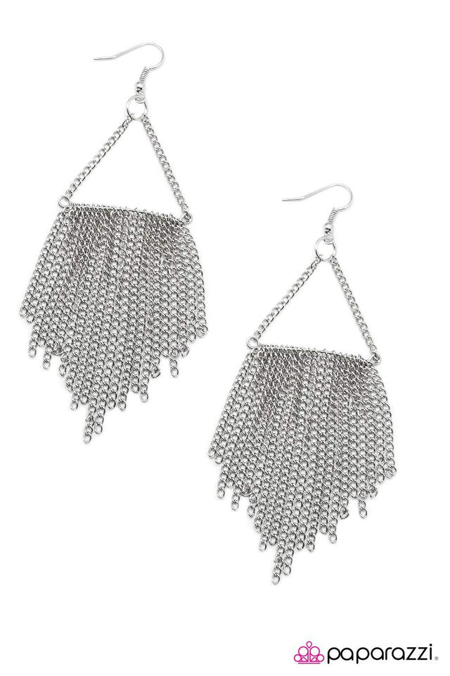 Paparazzi ♥ Pulling My Chain - Silver ♥ Earrings