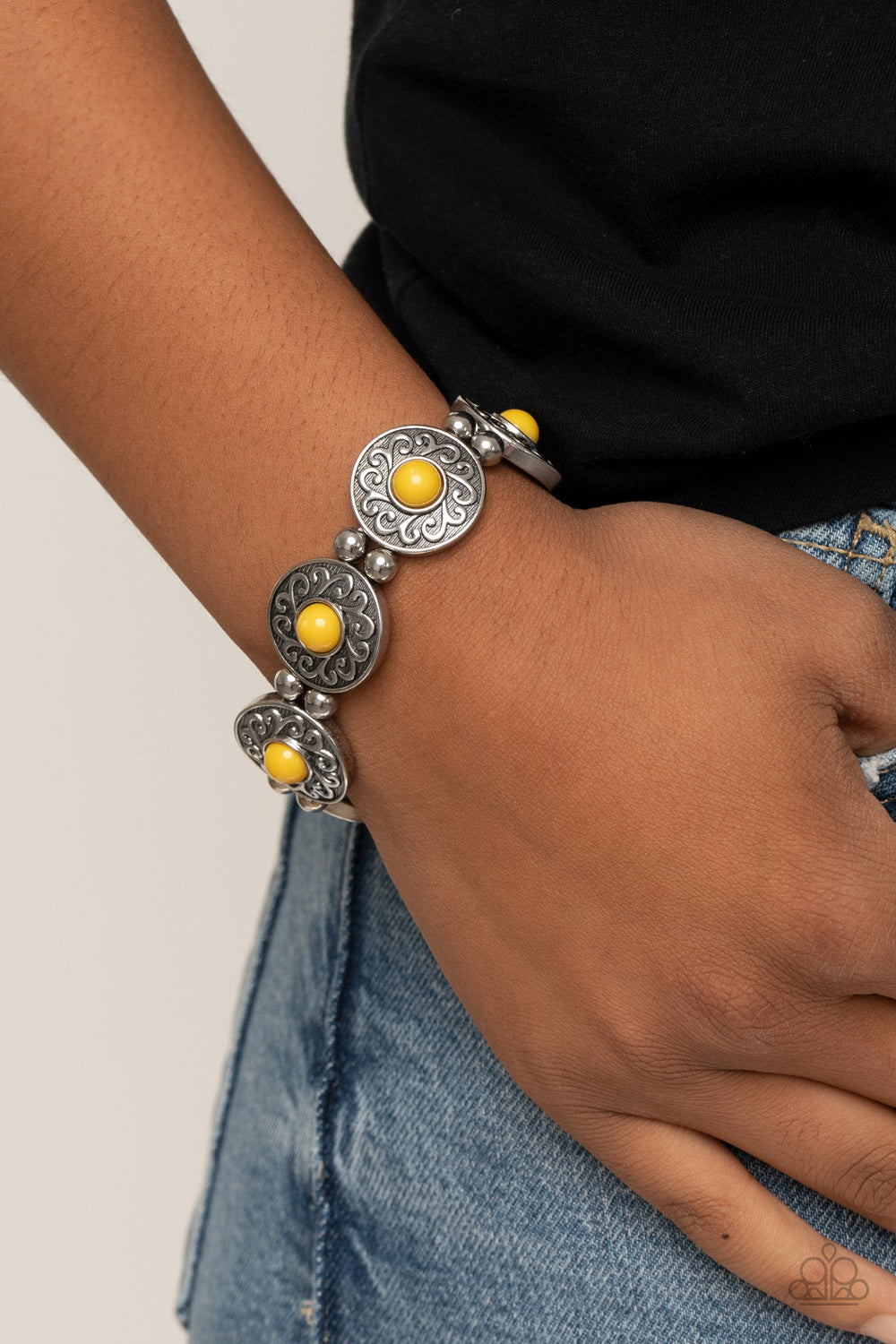 Paparazzi ♥ Flirty Finery - Yellow ♥ Bracelet