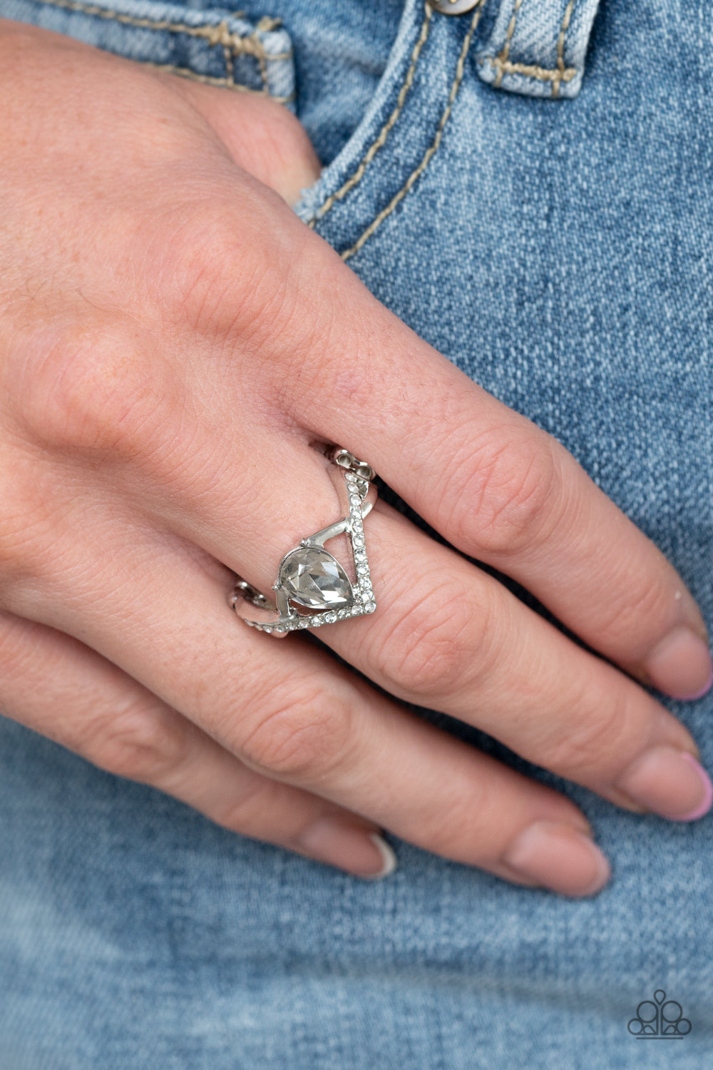 Paparazzi ♥ Remarkable Refinement - Silver ♥ Ring
