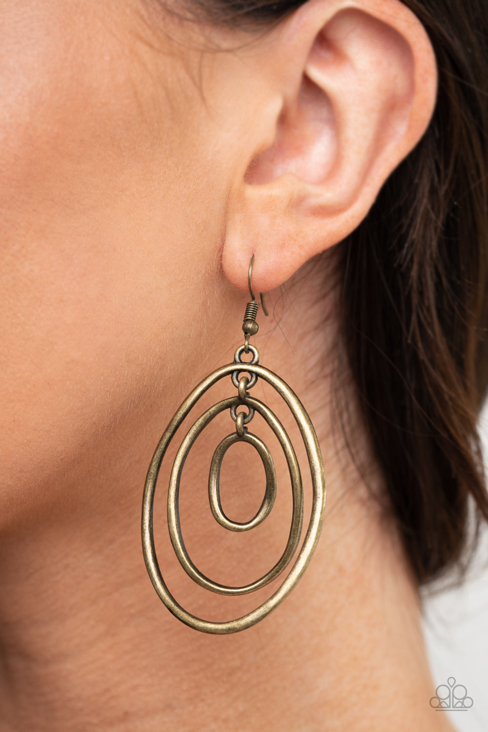 Paparazzi ♥ Retro Ruins - Brass ♥ Earrings