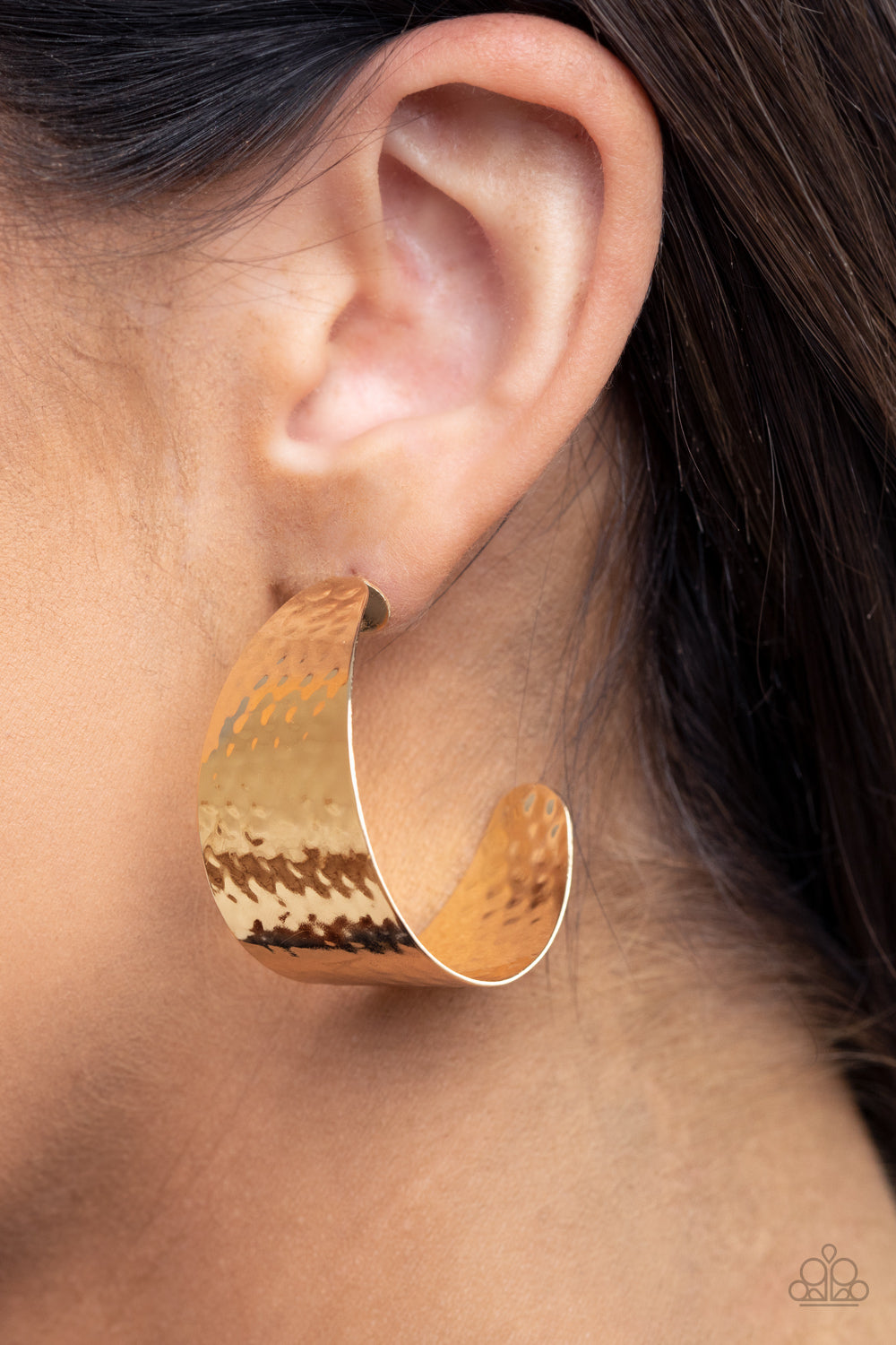 Paparazzi ♥ Flatten The Curve - Gold ♥ Earrings