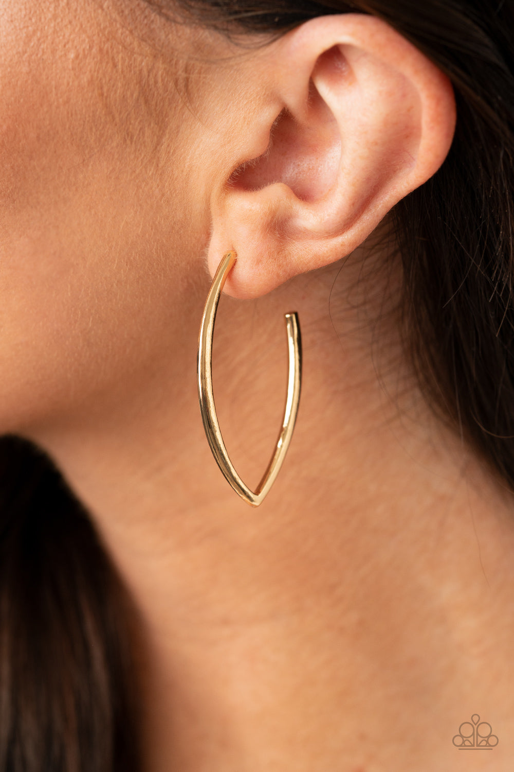 Paparazzi ♥ Point-Blank Beautiful - Gold ♥ Earrings