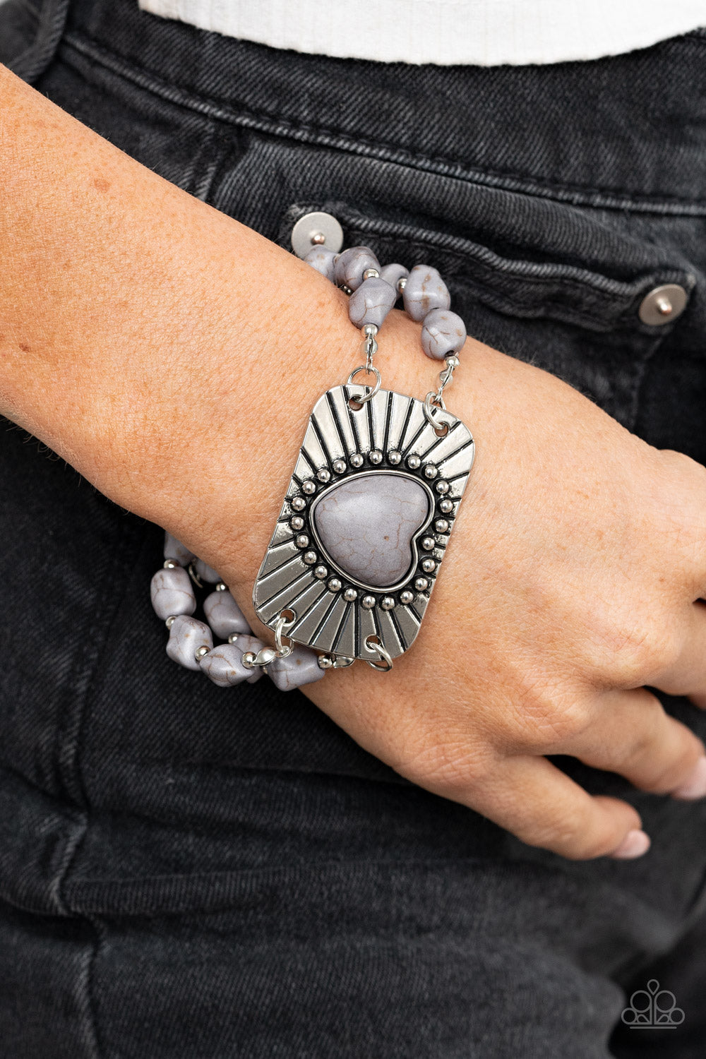 Paparazzi ♥ Sandstone Sweetheart - Silver ♥ Bracelet