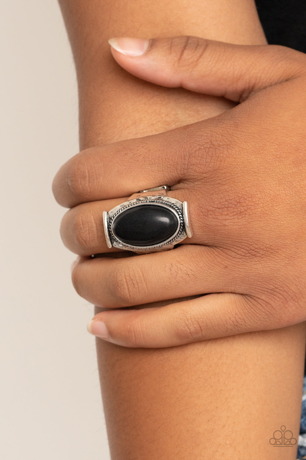 Paparazzi ♥ Desert Healer - Black ♥ Ring
