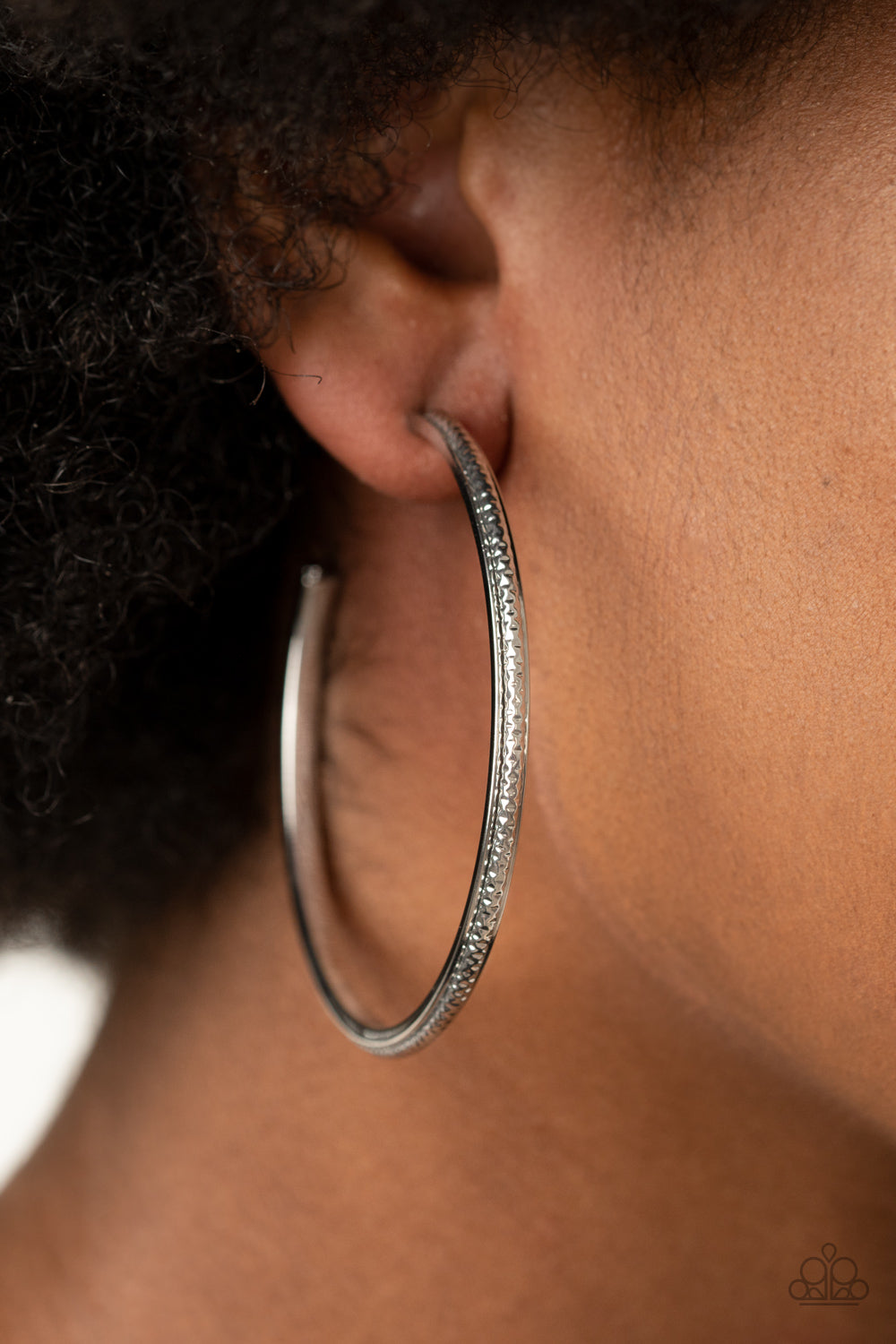 Paparazzi ♥ Sultry Shimmer - Silver ♥ Earrings