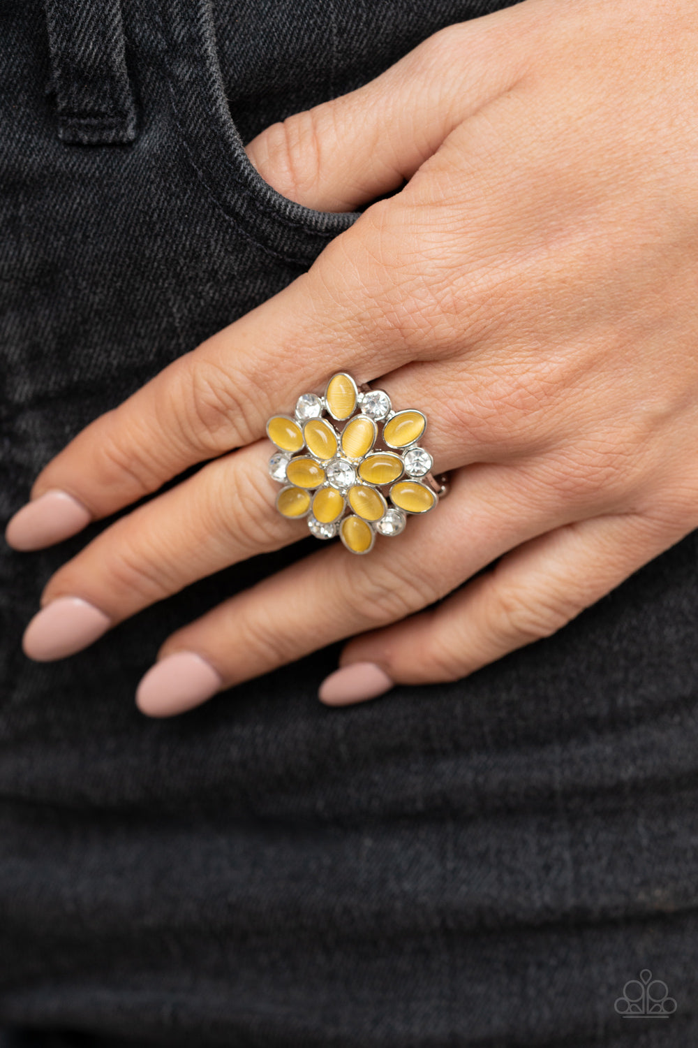 Paparazzi ♥ Hopes and GLEAMS - Yellow ♥ Ring