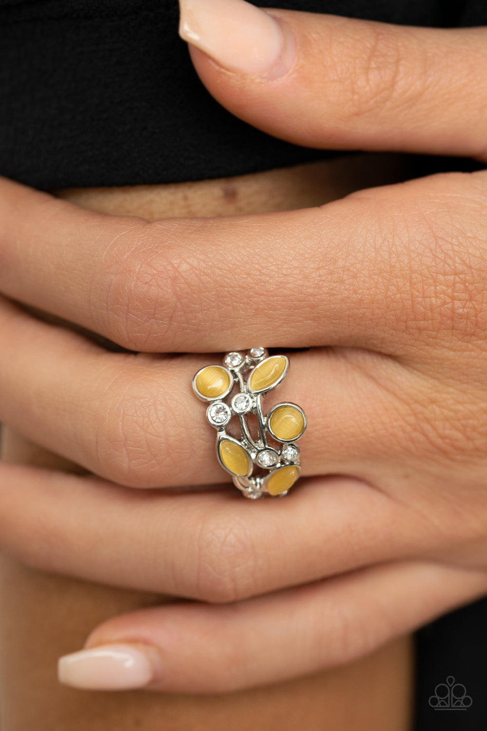 Paparazzi ♥ Leafy Luster - Yellow ♥ Ring
