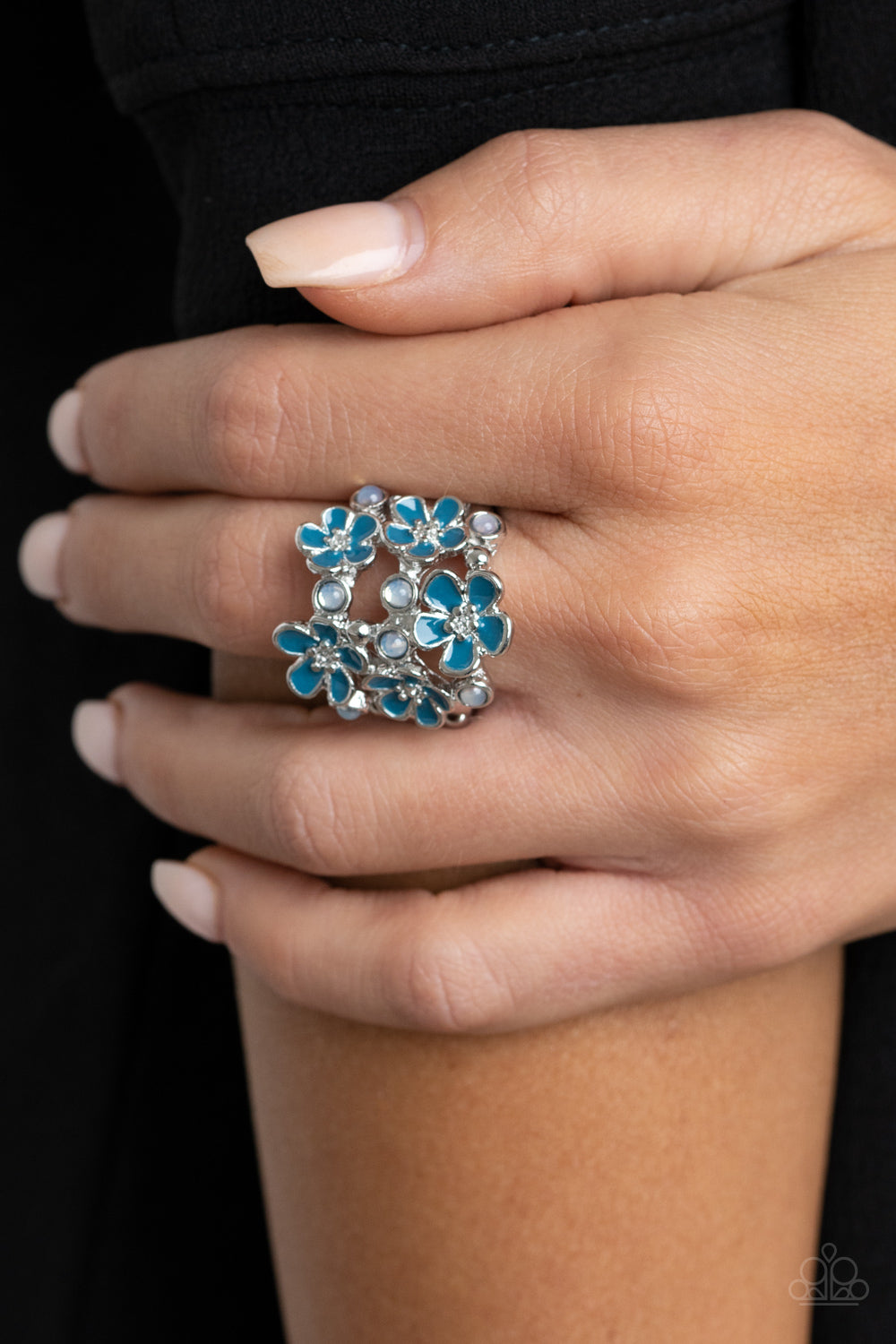 Paparazzi ♥ Blooming Banquet - Blue ♥ Ring