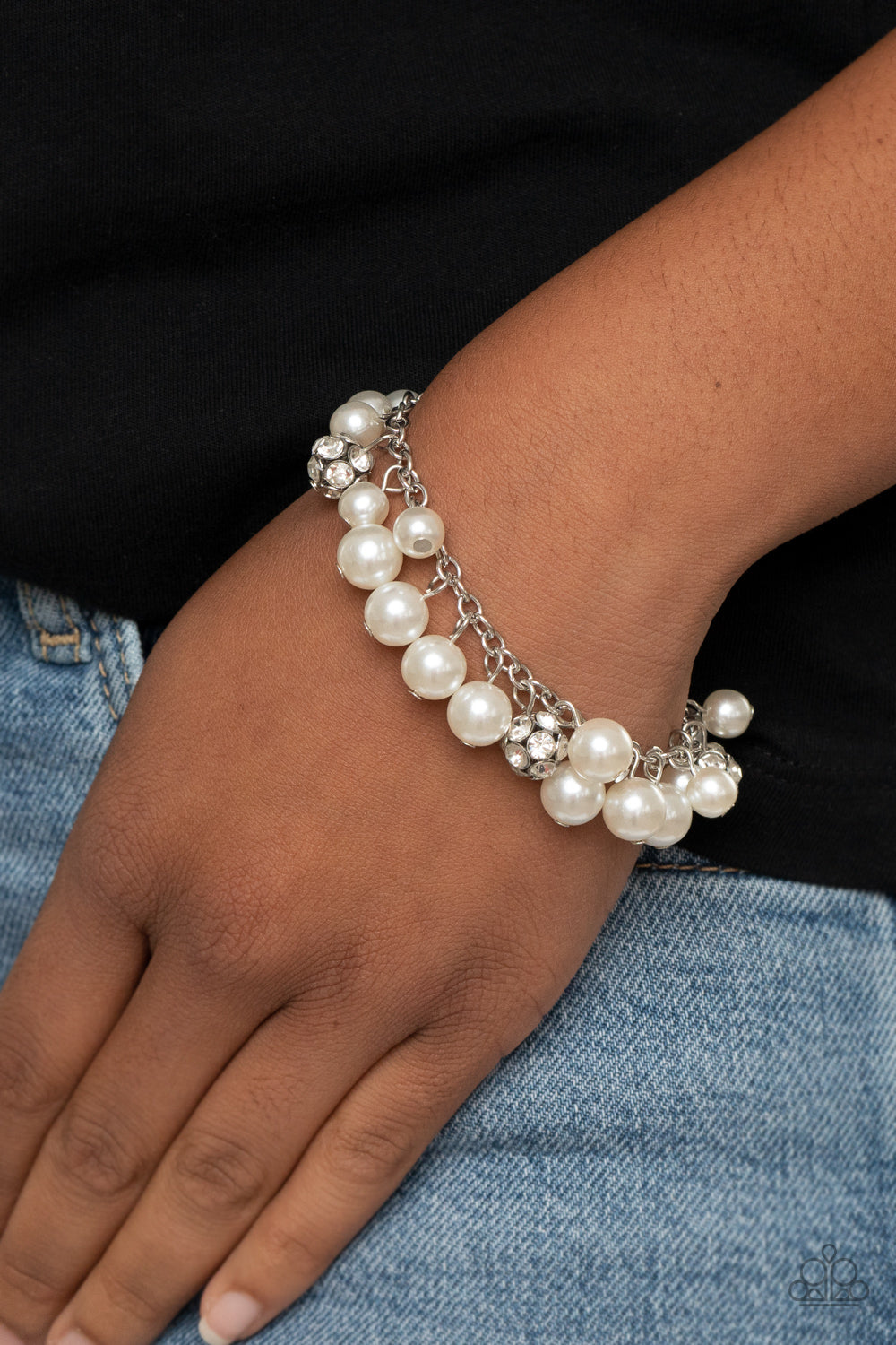 Paparazzi ♥ The GRANDEUR Tour - White ♥ Bracelet