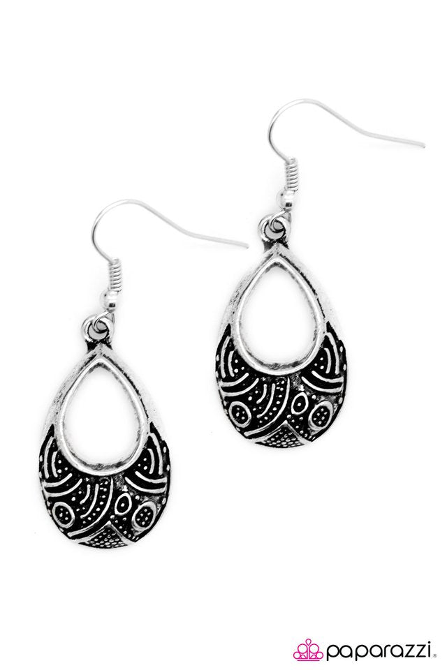 Paparazzi ♥ Quiet Company - Silver ♥ Earrings