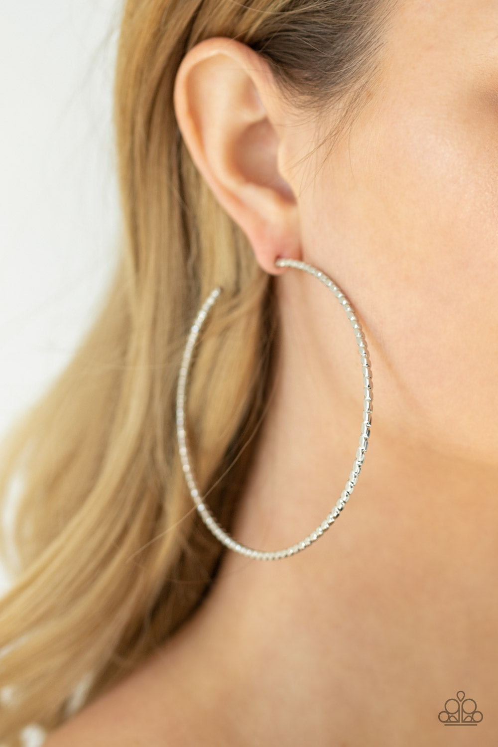 Paparazzi ♥ Pump Up The Volume - Silver ♥ Earrings