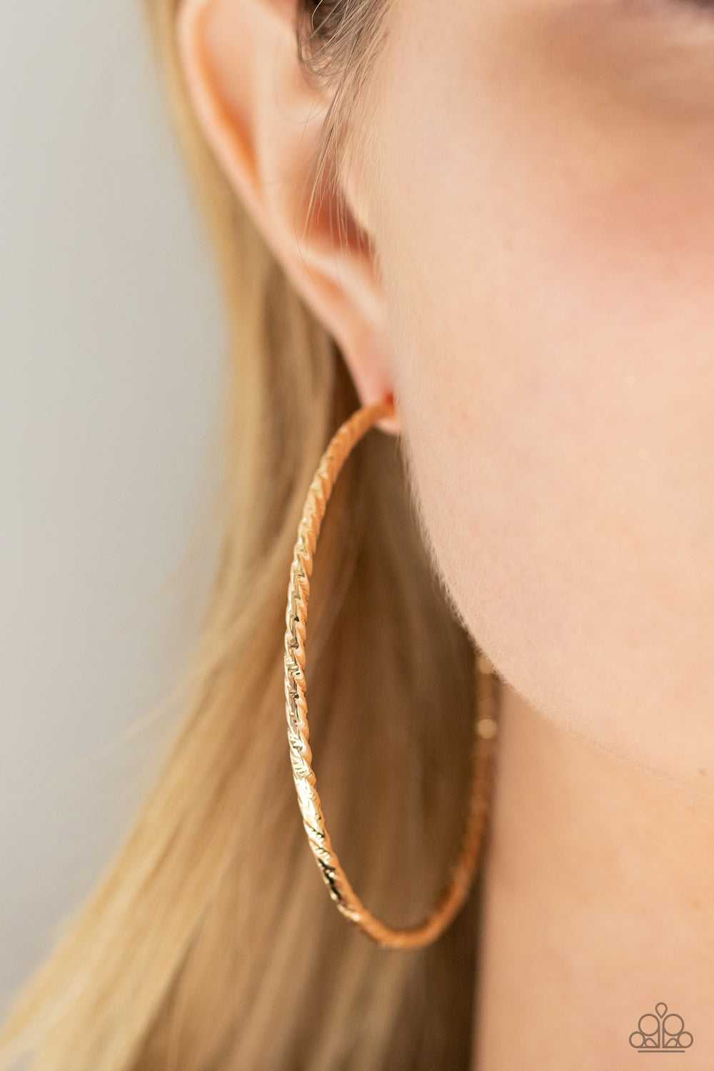 Paparazzi ♥ Voluptuous Volume - Gold ♥ Earrings