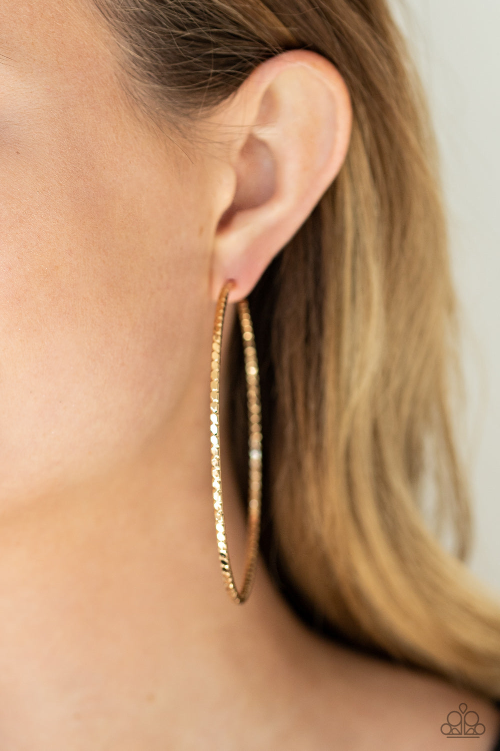 Paparazzi ♥ Pump Up The Volume - Gold ♥ Earrings