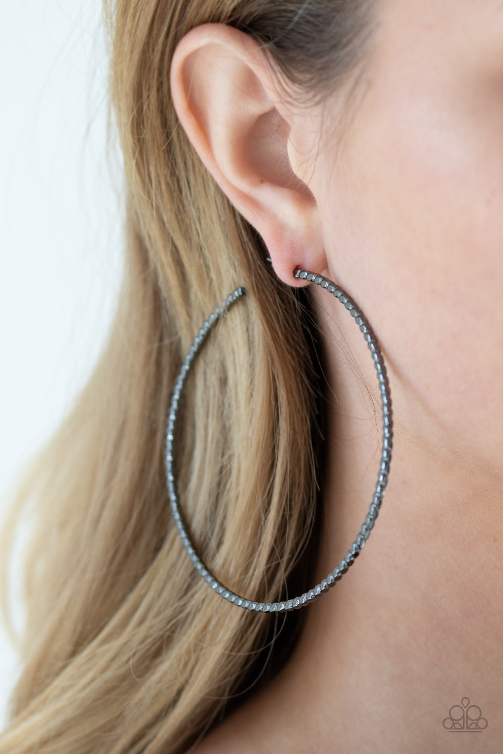 Paparazzi ♥ Pump Up The Volume - Black ♥ Earrings