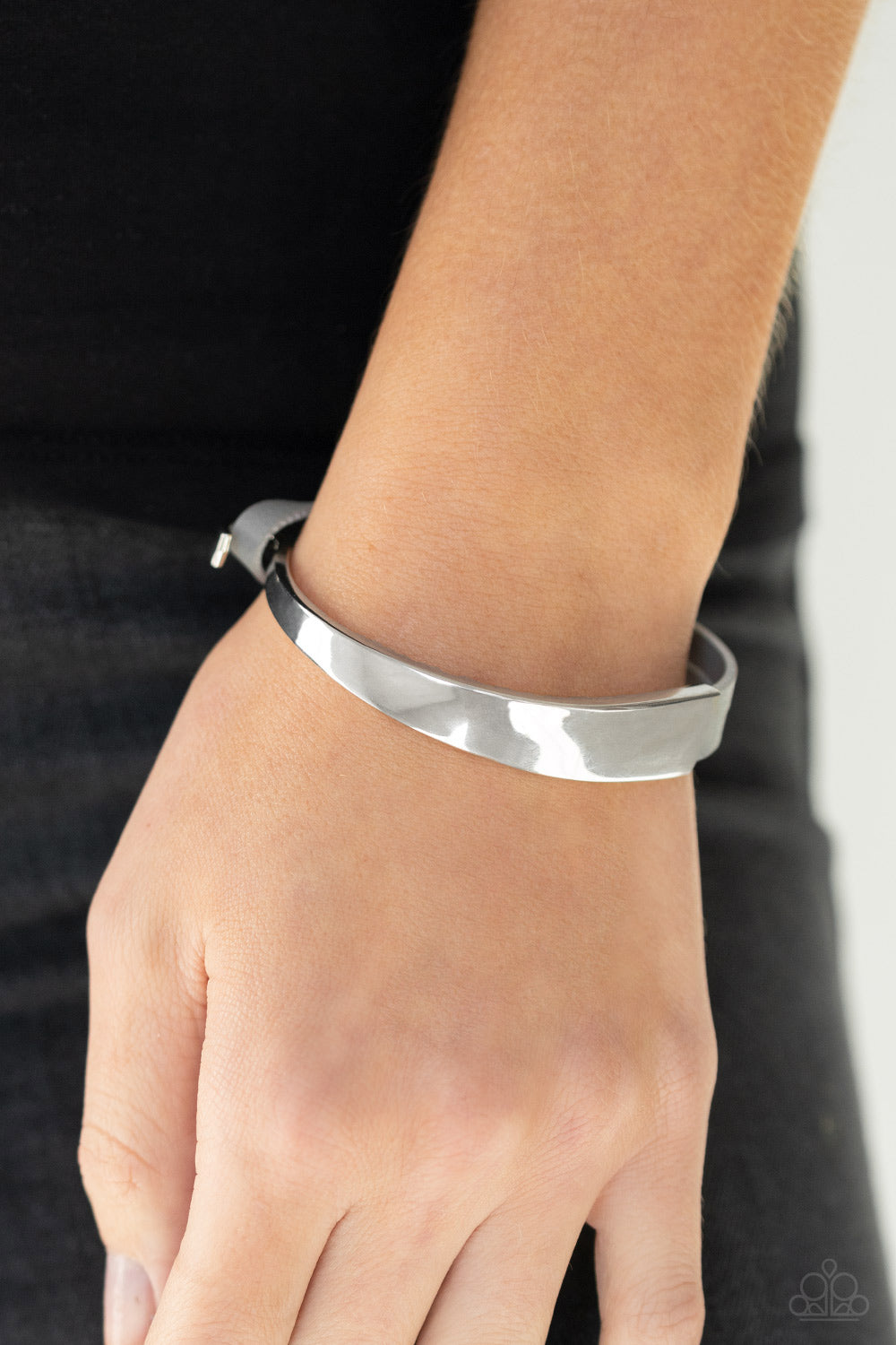 Paparazzi ♥ A Notch Above The Rest - Silver ♥ Bracelet