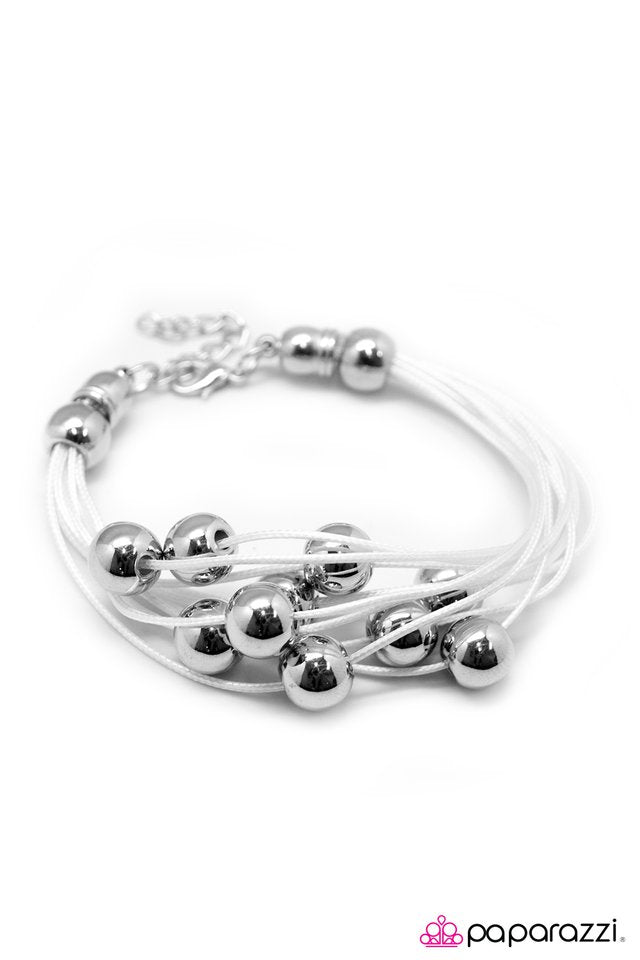 Paparazzi ♥ Strike A Chord - White ♥ Bracelet