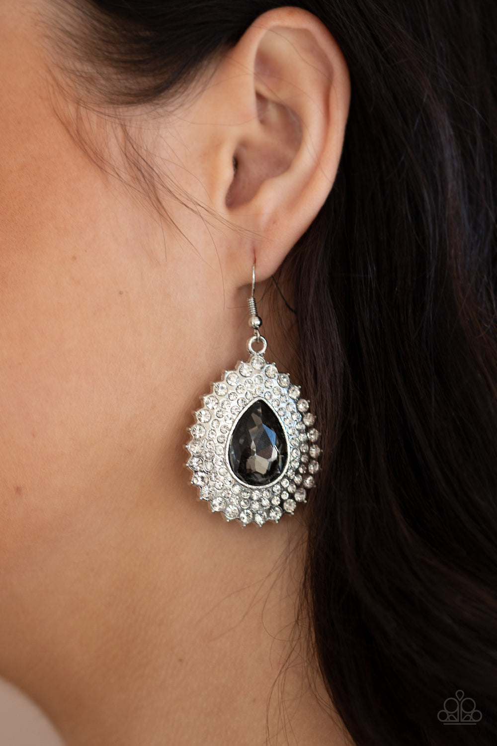 Paparazzi ♥ Exquisitely Explosive - Silver ♥ Earrings