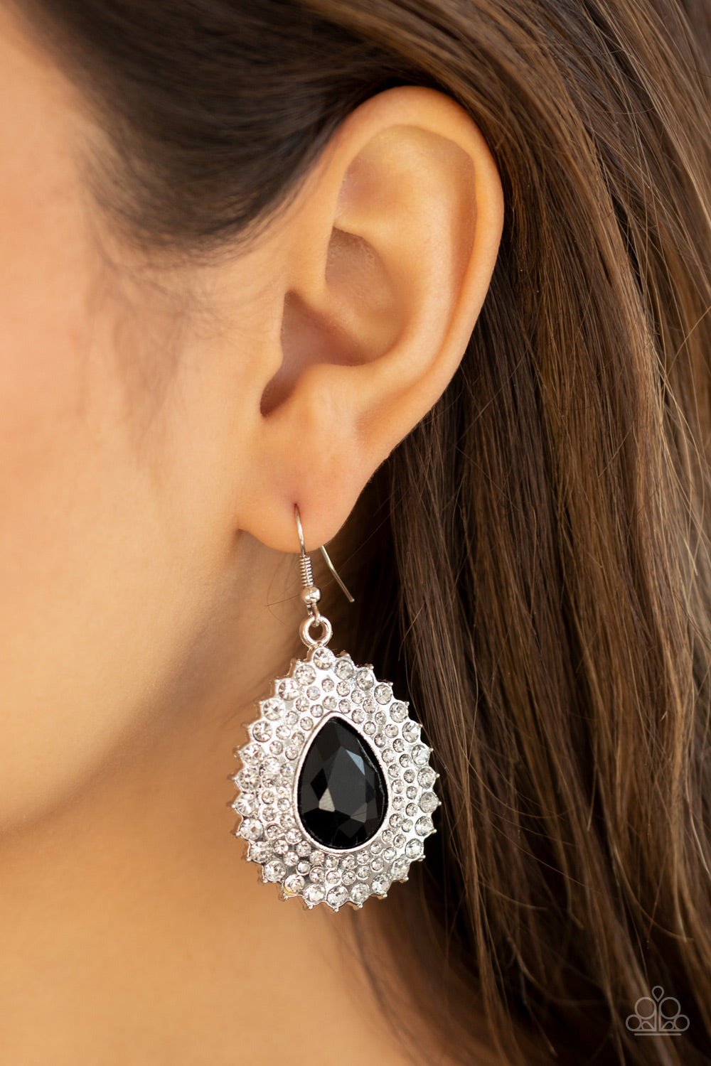 Paparazzi ♥ Exquisitely Explosive - Black ♥ Earrings
