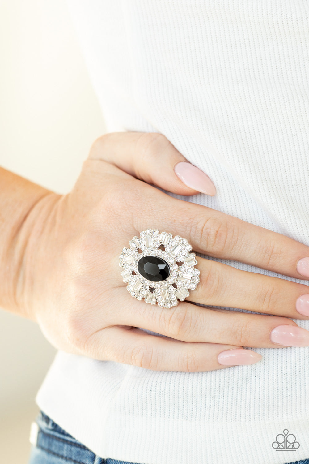 Paparazzi ♥ Iceberg Ahead - Black ♥ Ring