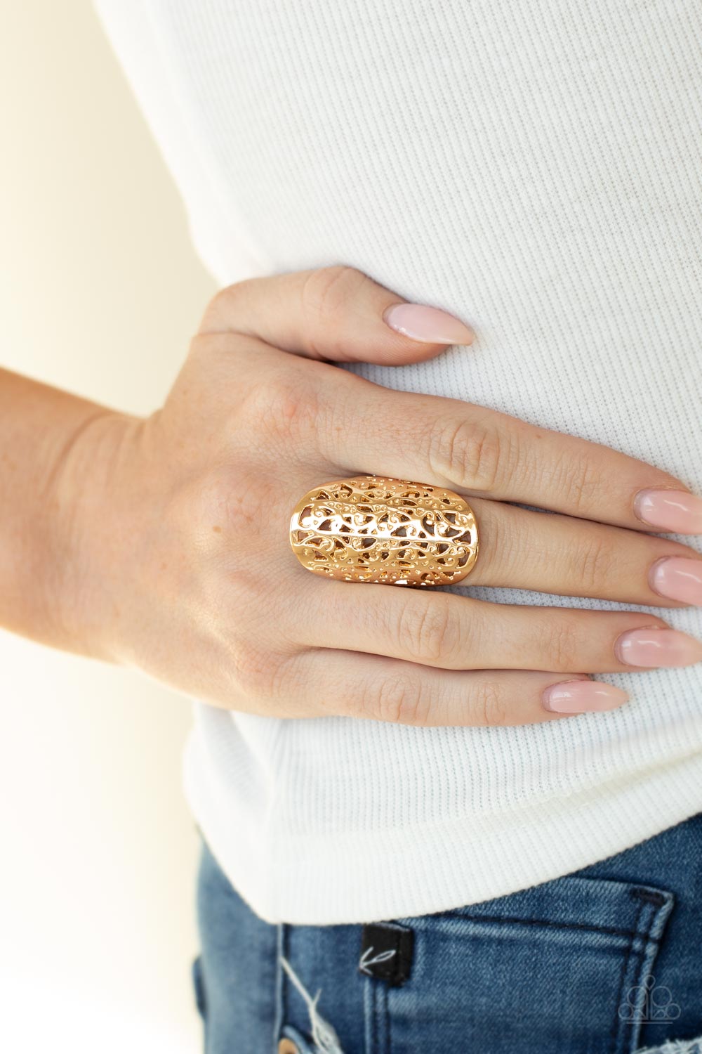 Paparazzi ♥ Full Out Frill - Gold ♥ Ring