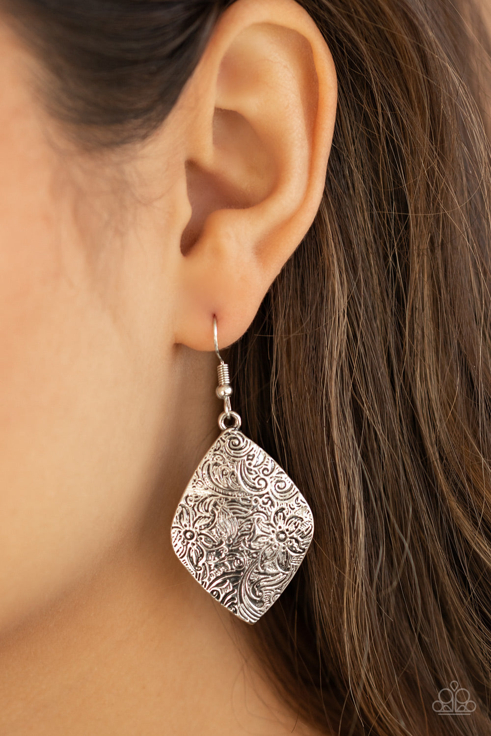 Paparazzi ♥ Flauntable Florals - Silver ♥ Earrings