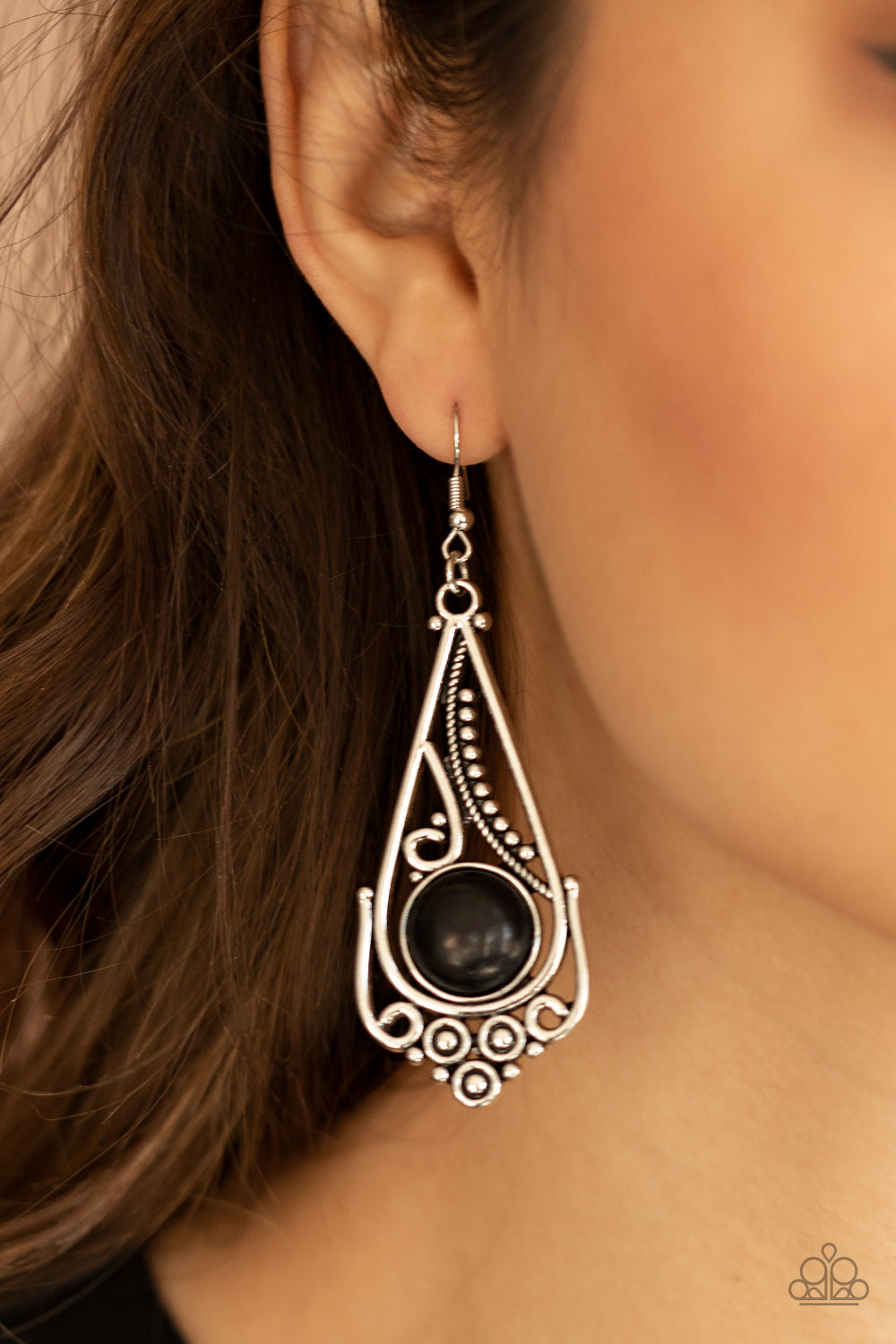 Paparazzi ♥ Canyon Climate - Black ♥ Earrings