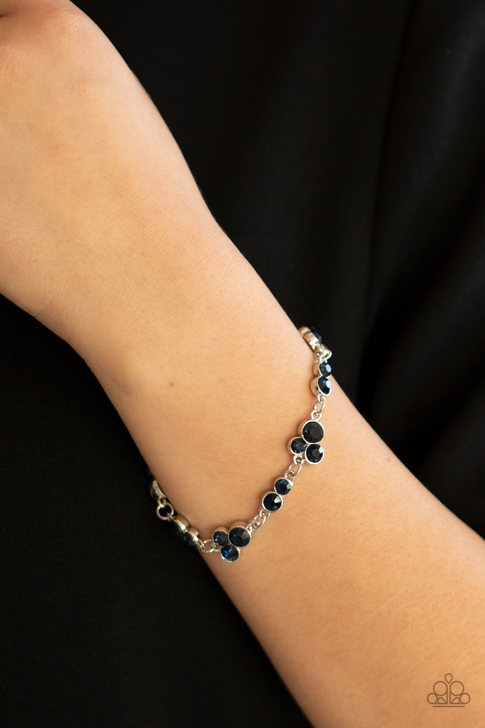 Paparazzi ♥ Social GLISTENING - Blue ♥ Bracelet