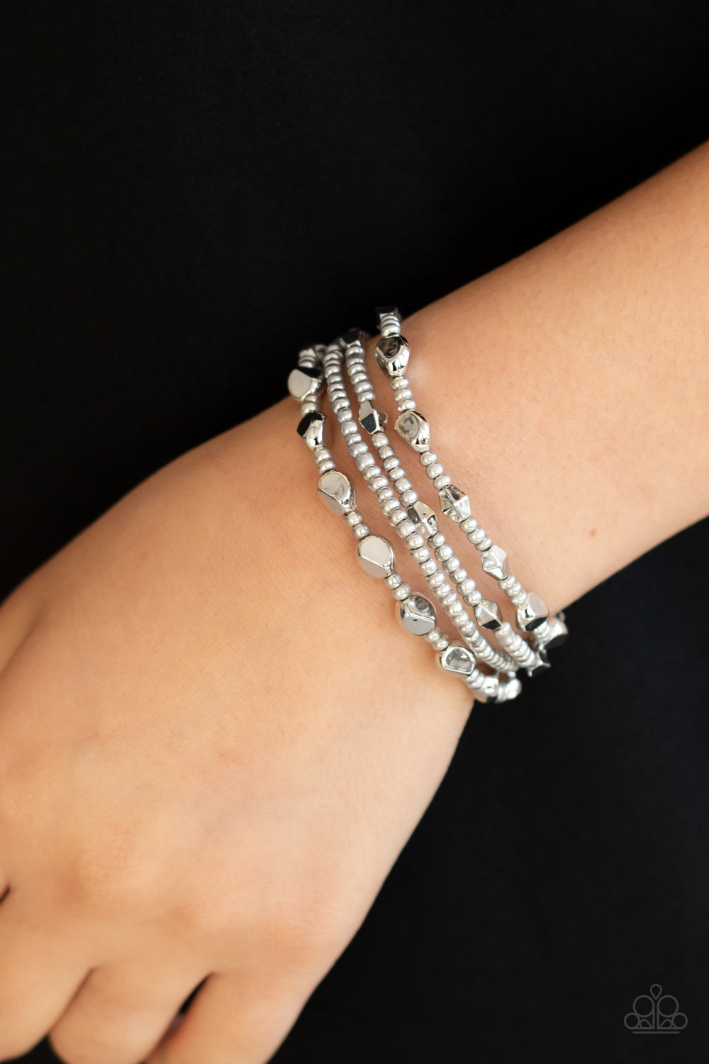 Paparazzi ♥ Fashionably Faceted - Silver ♥ Bracelet