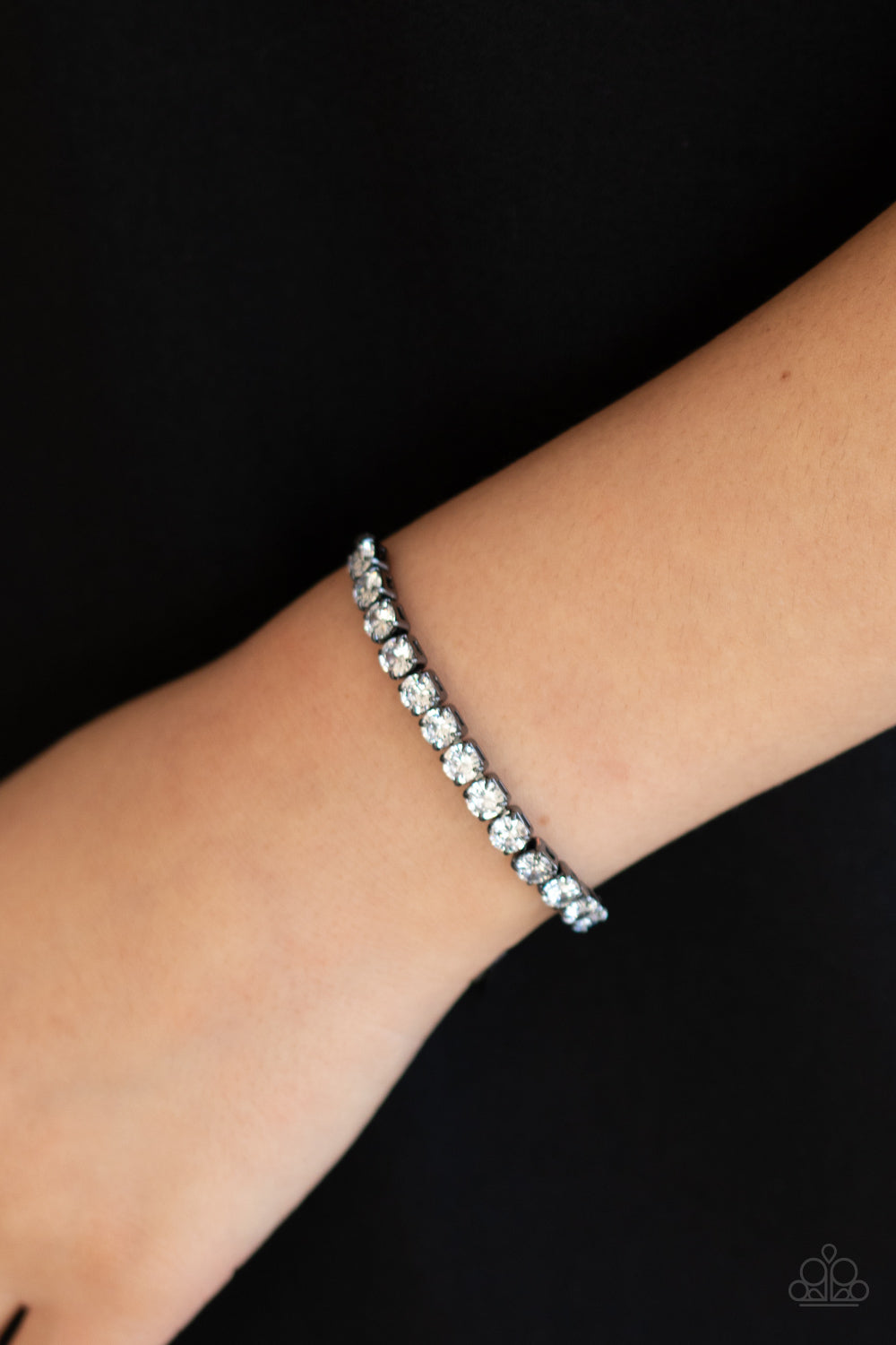 Paparazzi ♥ Red Carpet Rival - Black ♥ Bracelet