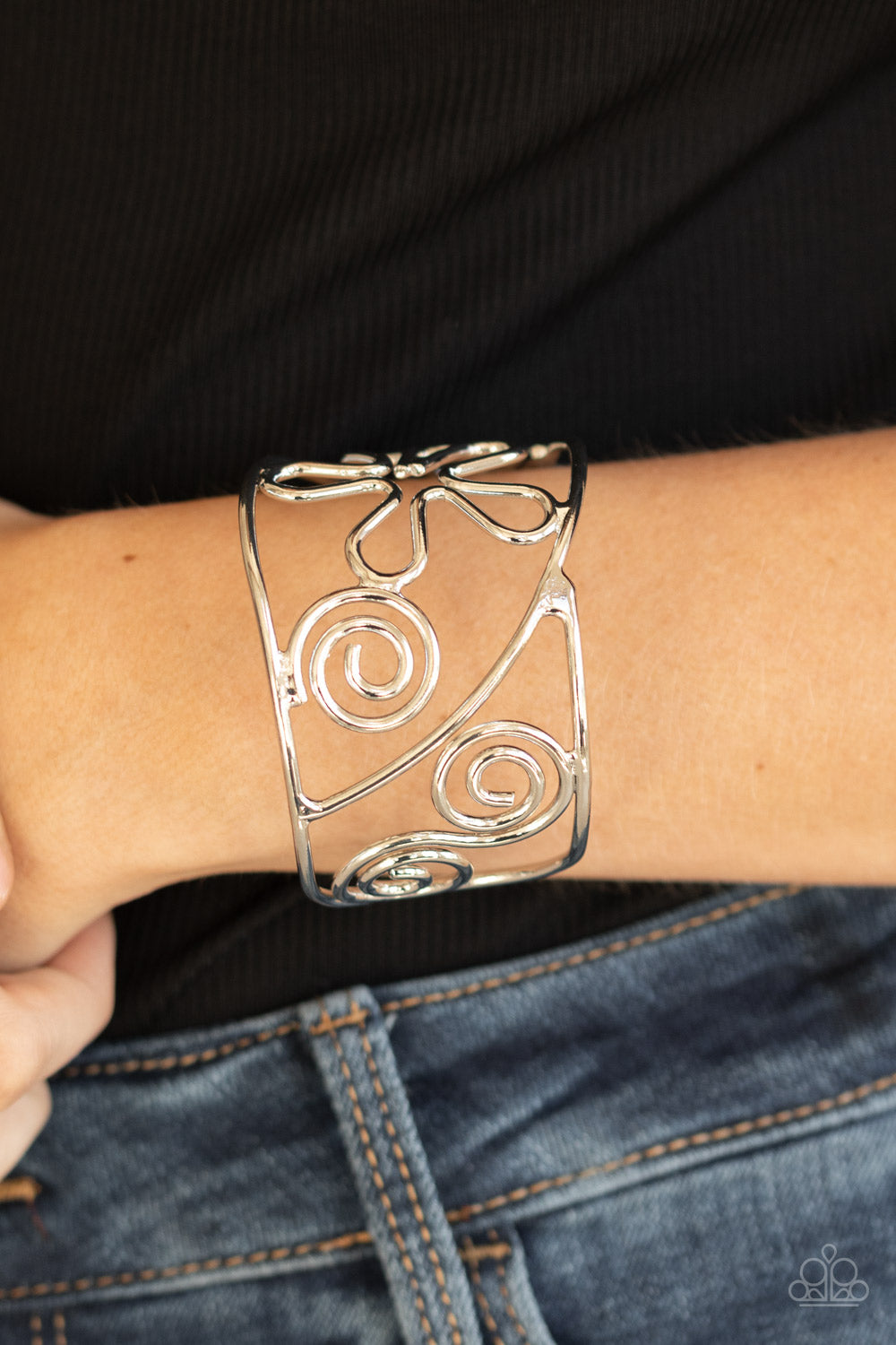 Paparazzi ♥ Groovy Sensations - Silver ♥ Bracelet