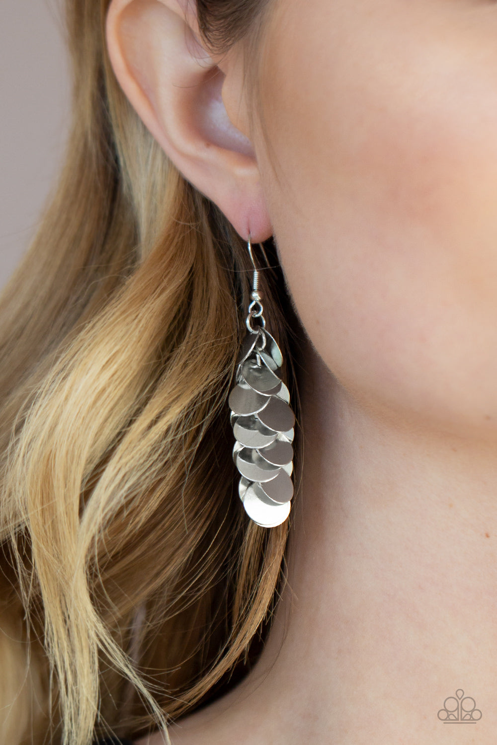Paparazzi ♥ Hear Me Shimmer - Silver ♥ Earrings