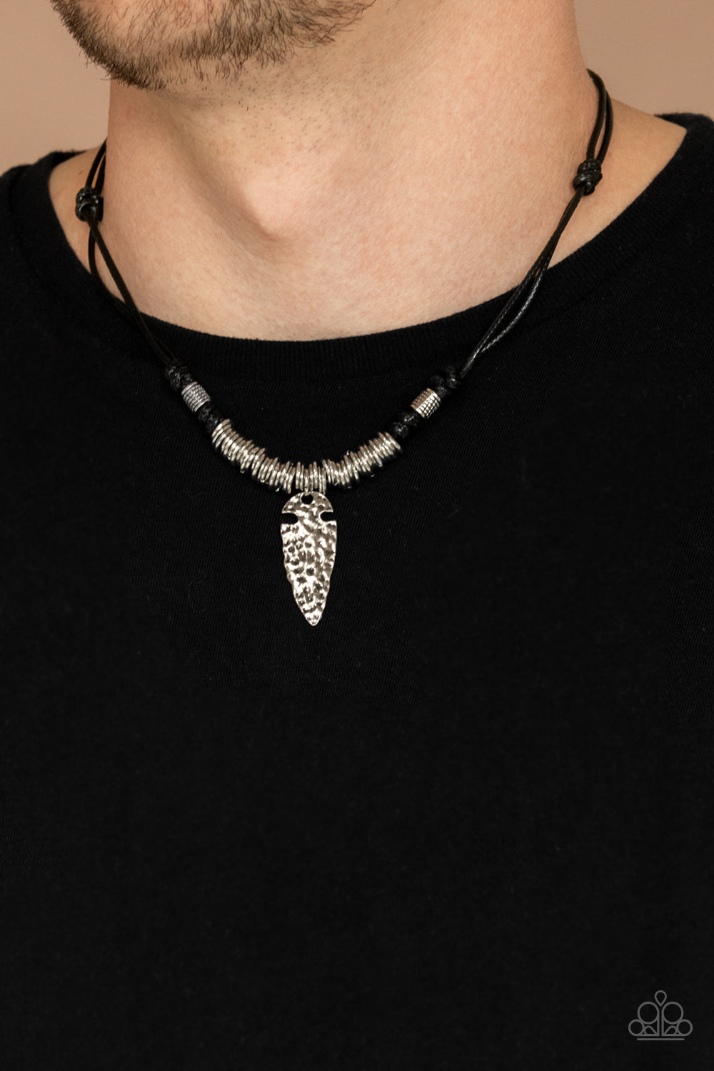 Paparazzi ♥ Rush In ARROWHEAD-First - Black ♥ Necklace