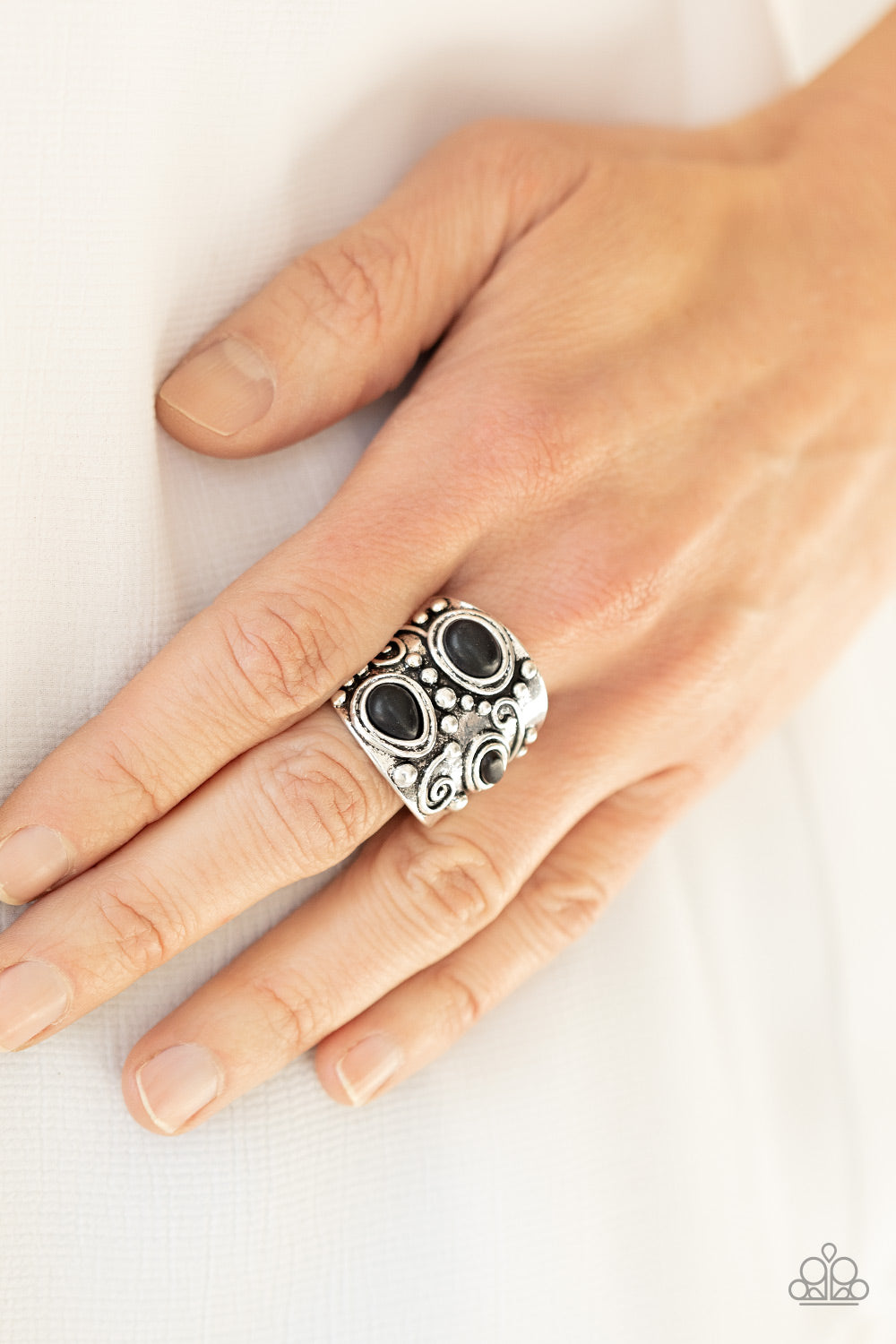 Paparazzi ♥ Modern Mountain Ranger - Black ♥ Ring