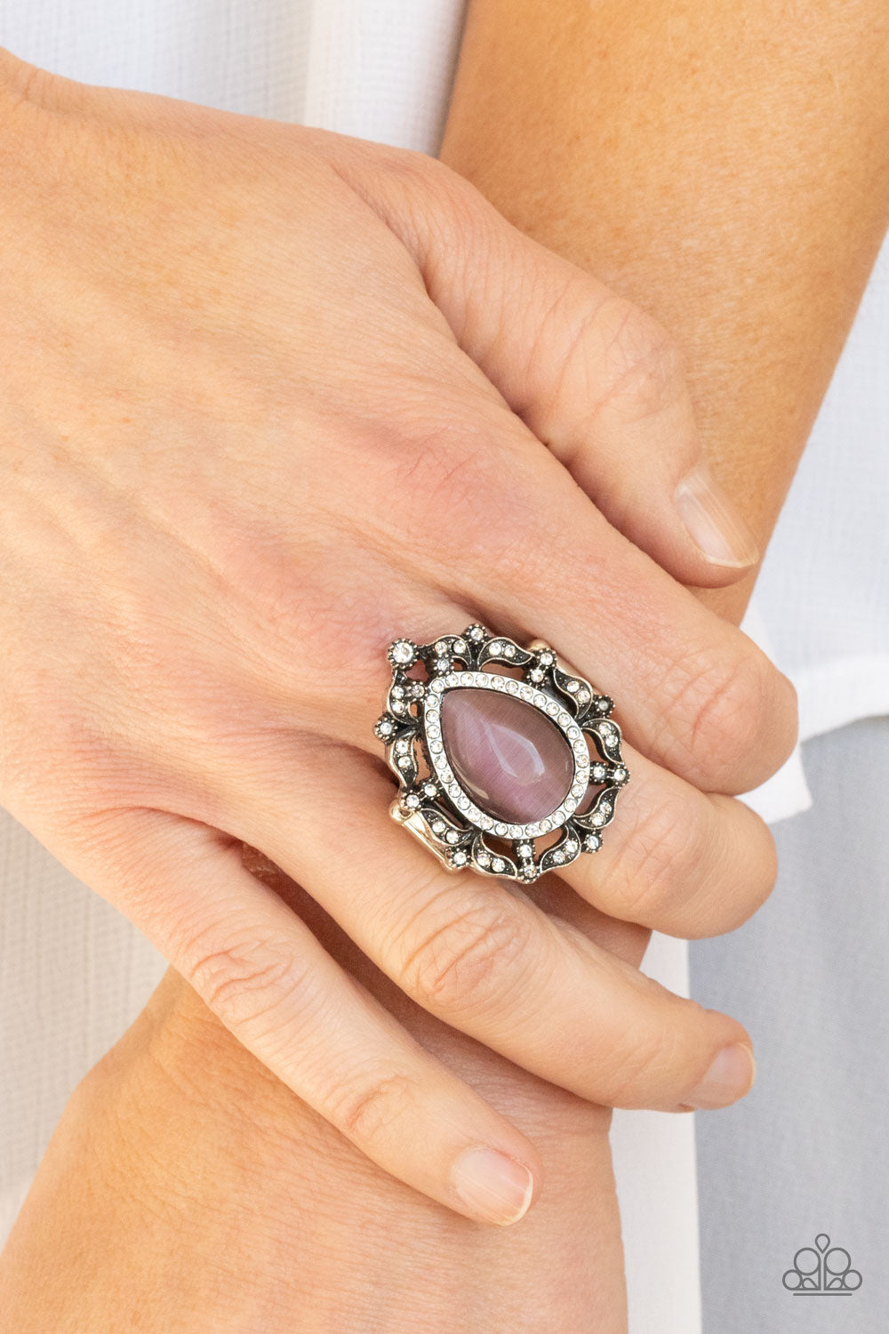 Paparazzi ♥ Iridescently Icy - Purple ♥ Ring