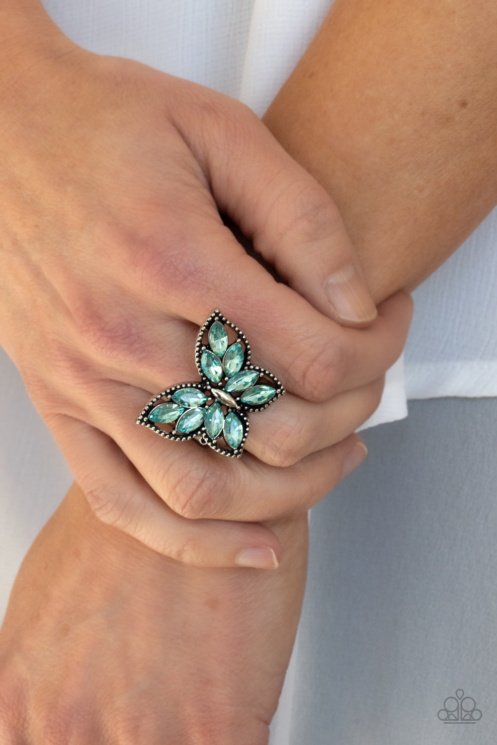 Paparazzi ♥ Fluttering Fashionista - Blue ♥ Ring