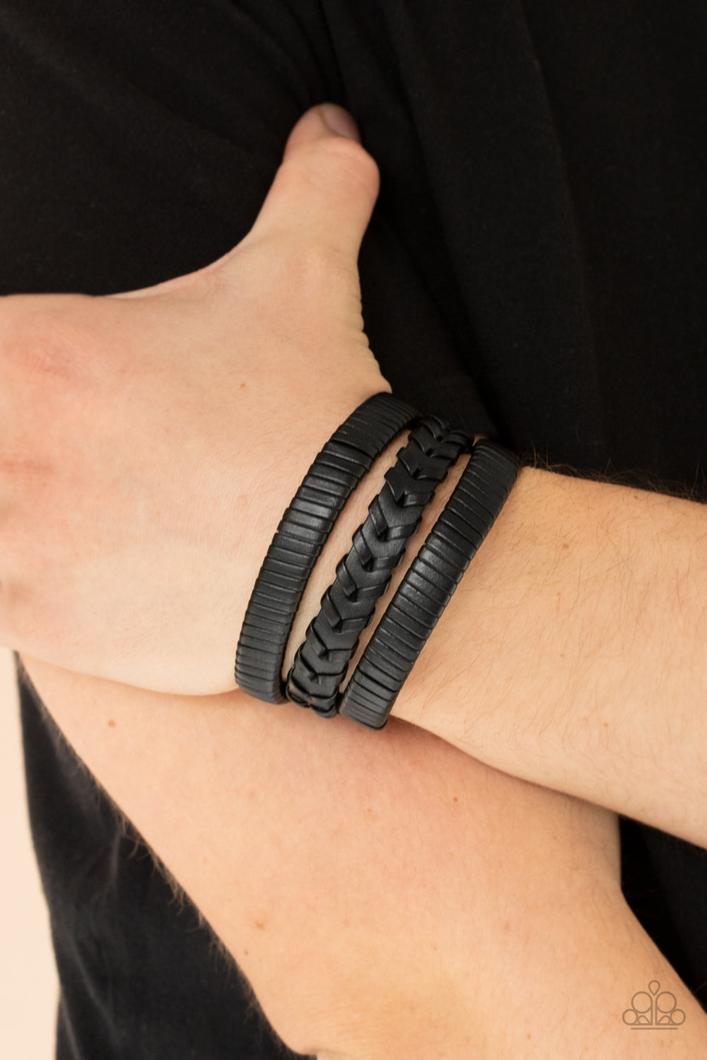 Paparazzi ♥ Rogue Roamer - Black ♥ Bracelet