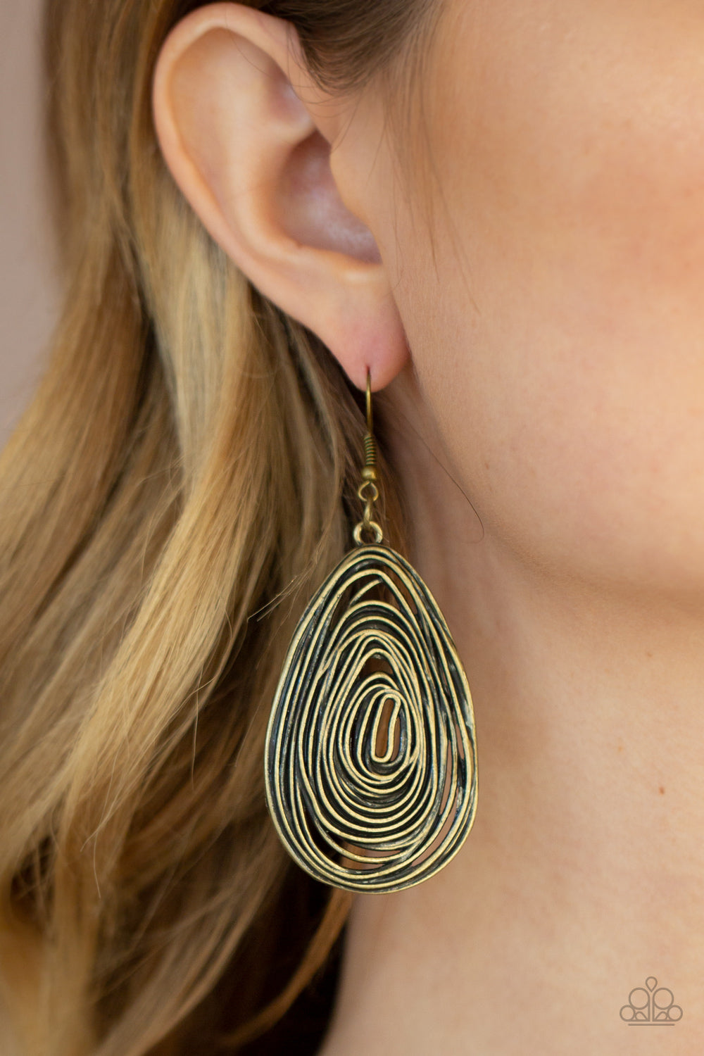 Paparazzi ♥ Rural Ripples - Brass ♥ Earrings