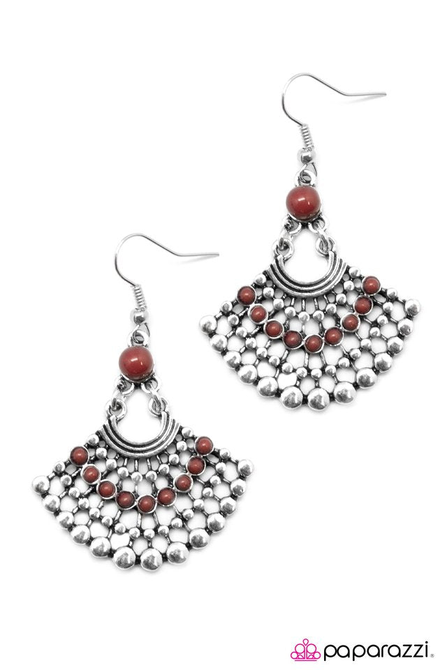 Paparazzi ♥ Foxy Cleopatra - Red ♥ Earrings