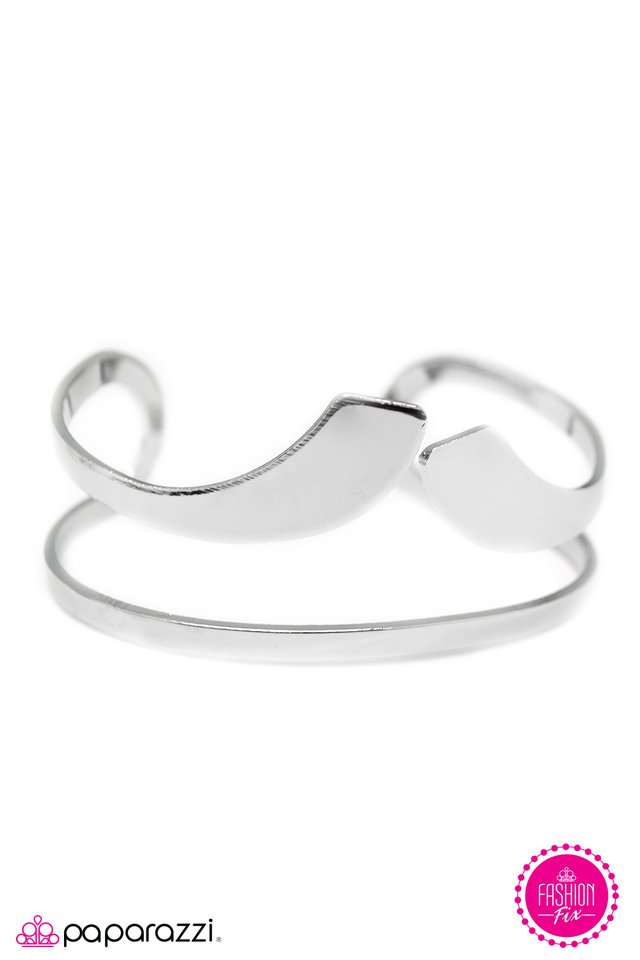 Paparazzi ♥ Southern Belle - Silver ♥ Bracelet