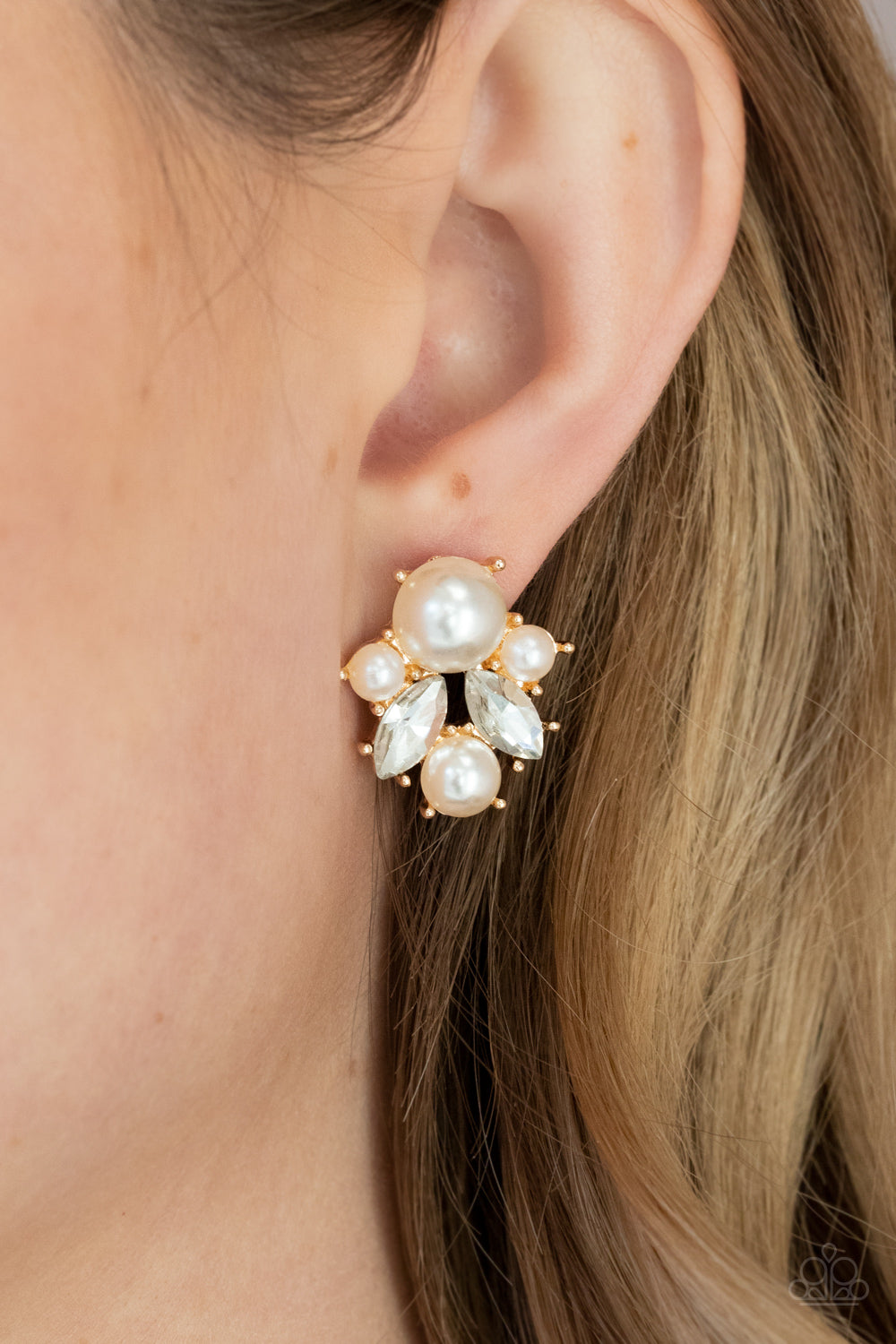 Paparazzi ♥ Royal Reverie - Gold ♥ Post Earrings
