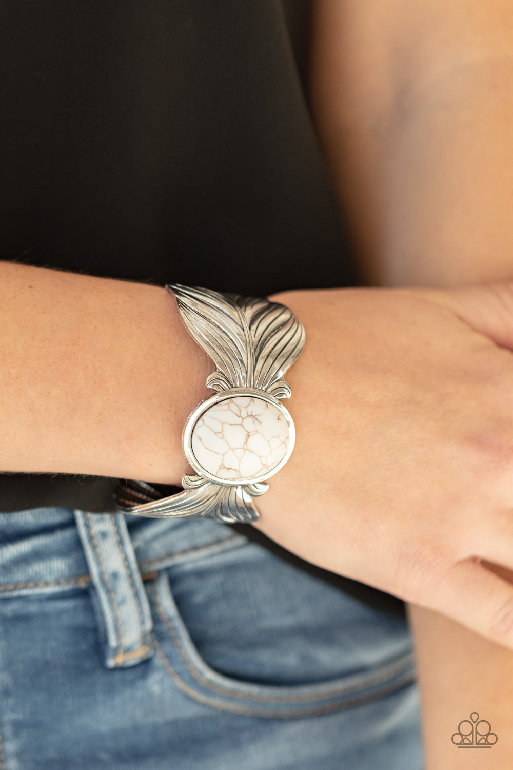 Paparazzi ♥ Born to Soar - White ♥ Bracelet