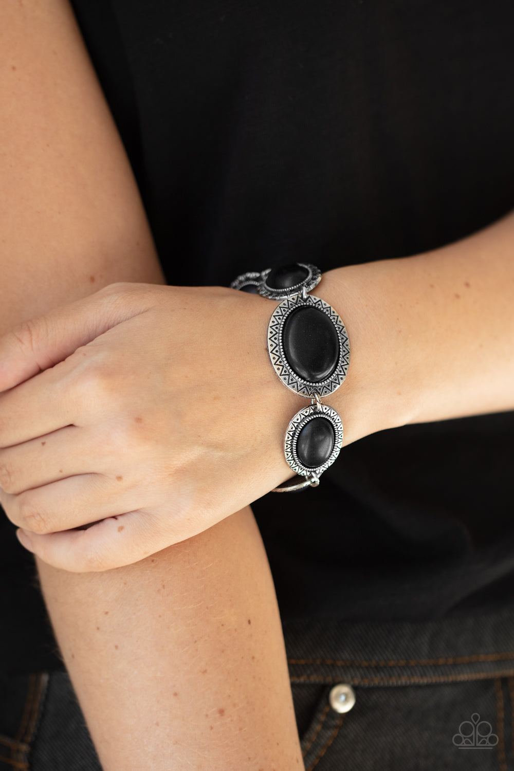 Paparazzi ♥ MESA Time Zone - Black ♥ Bracelet