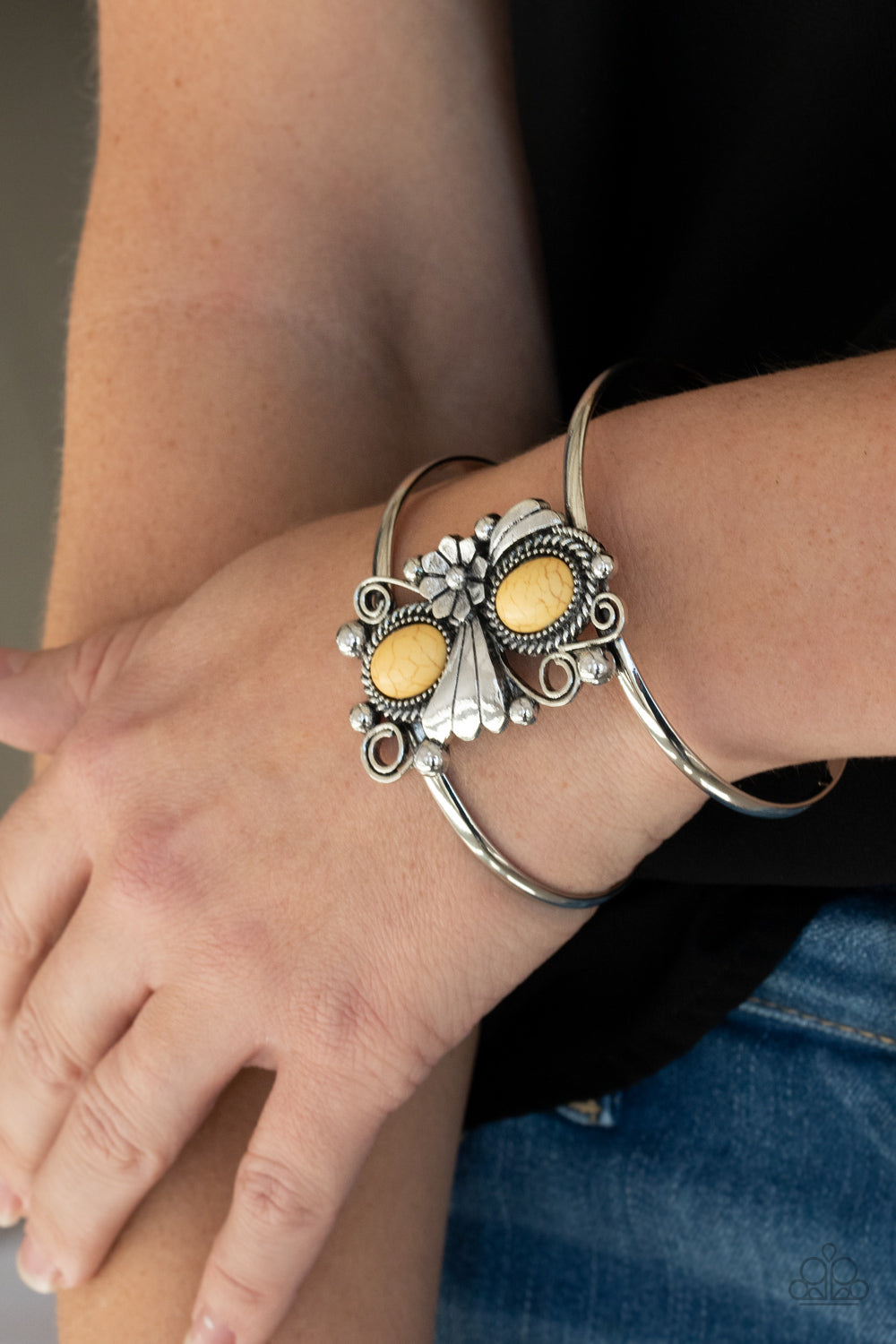 Paparazzi ♥ Mojave Flower Girl - Yellow ♥ Bracelet