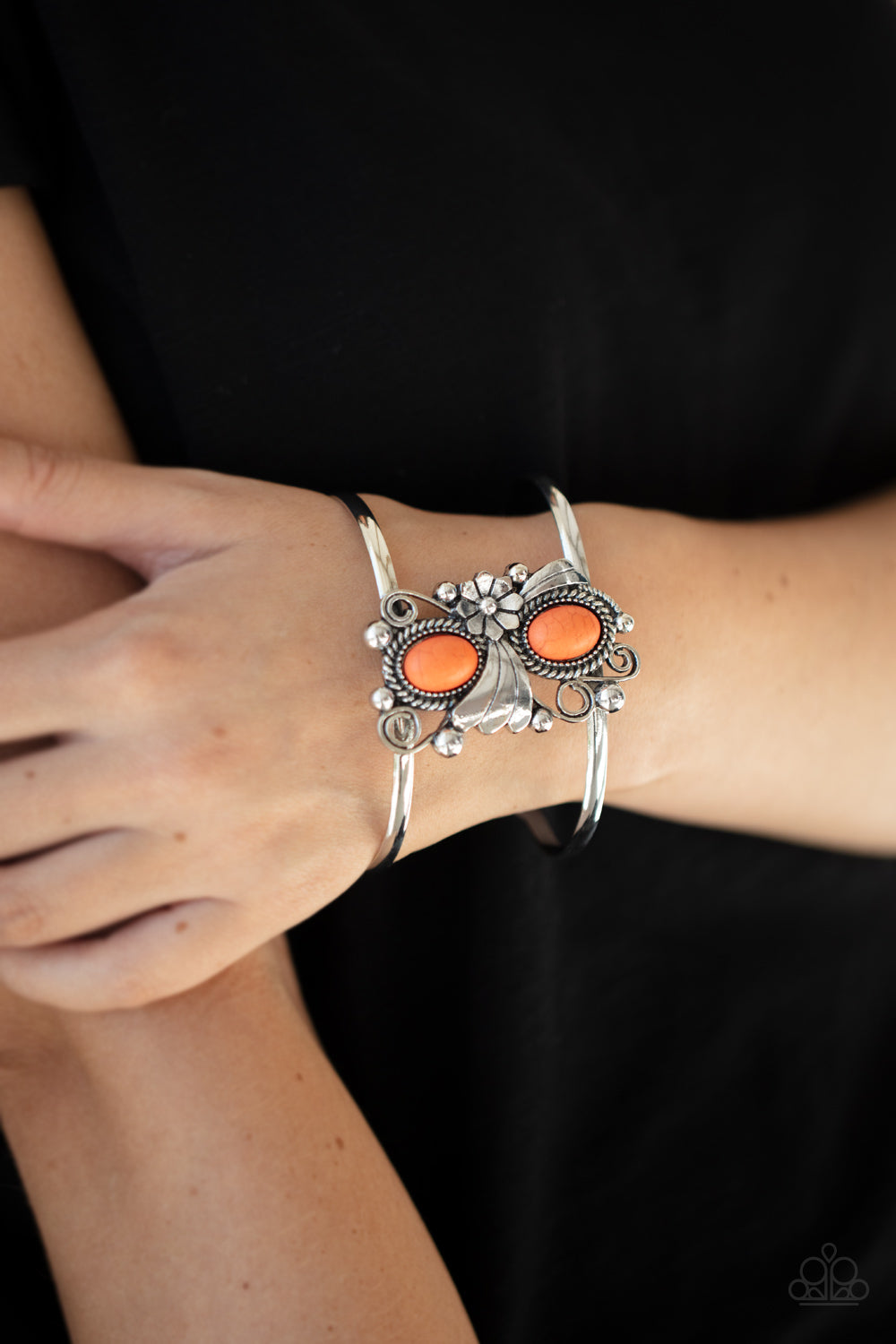 Paparazzi ♥ Mojave Flower Girl - Orange ♥ Bracelet