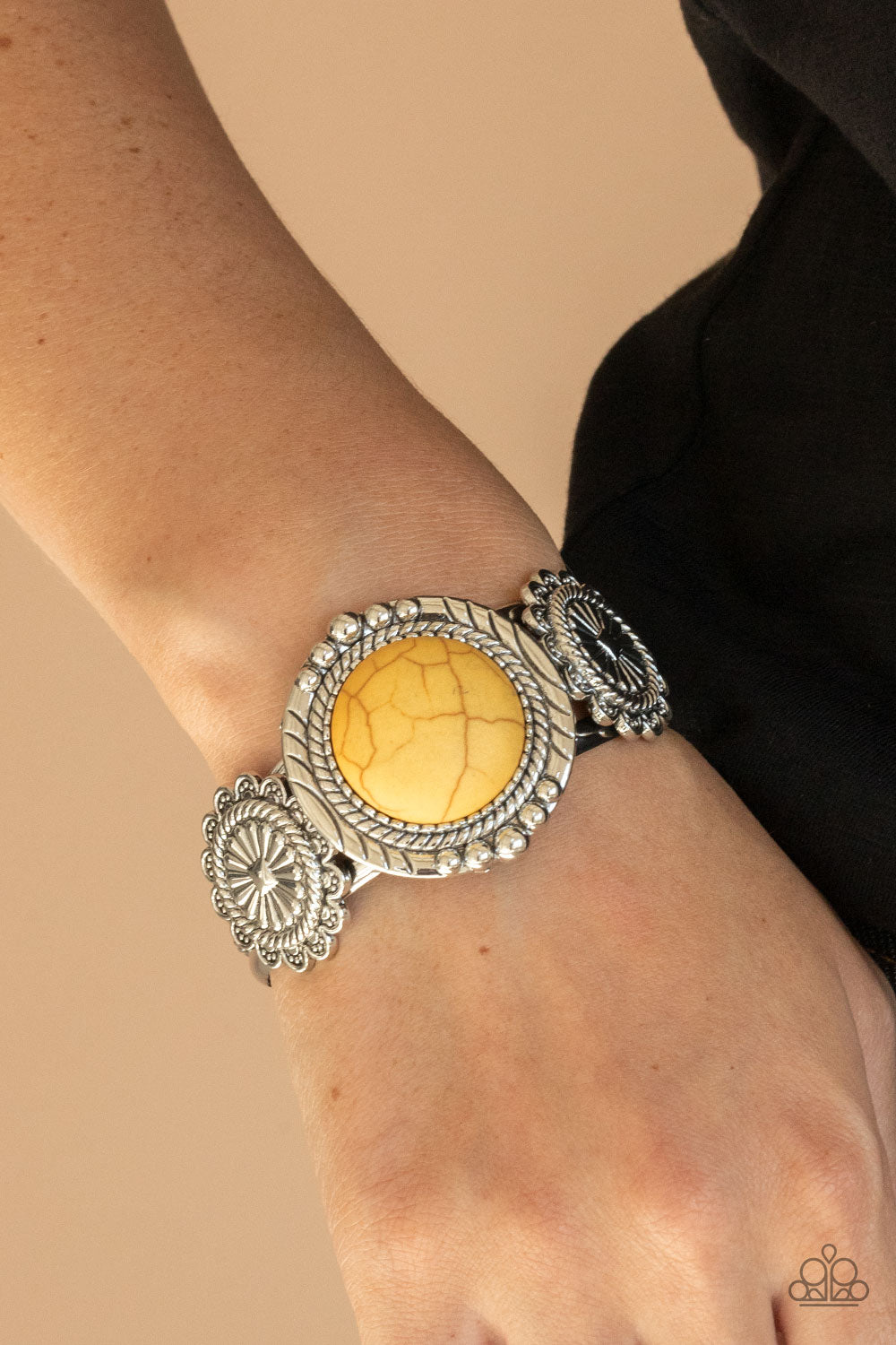 Paparazzi ♥ Mojave Motif - Yellow ♥ Bracelet
