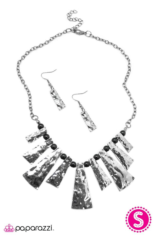 Paparazzi ♥ Traditionally Tribal - Black ♥ Necklace