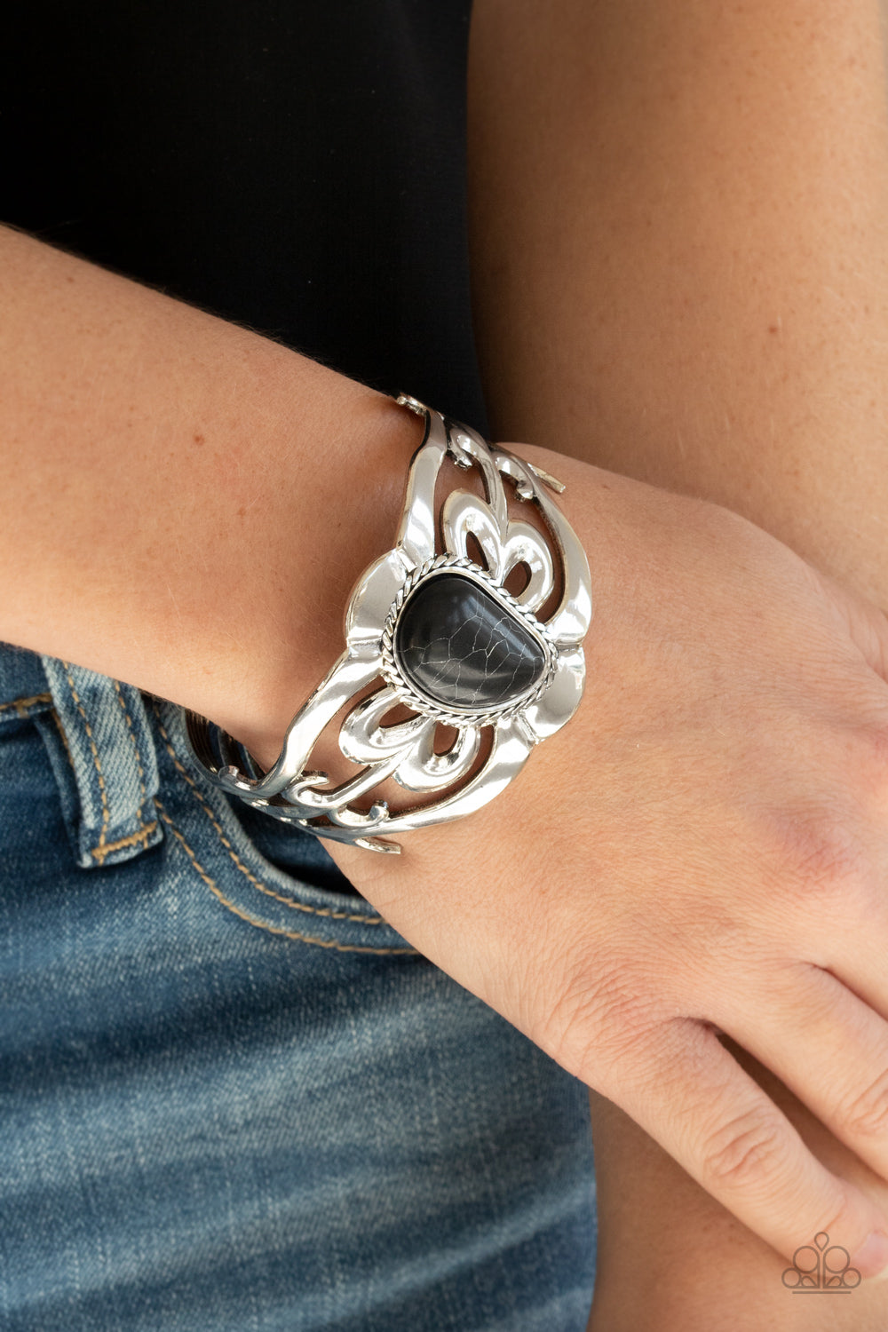 Paparazzi ♥ The MESAS are Calling - Black ♥ Bracelet