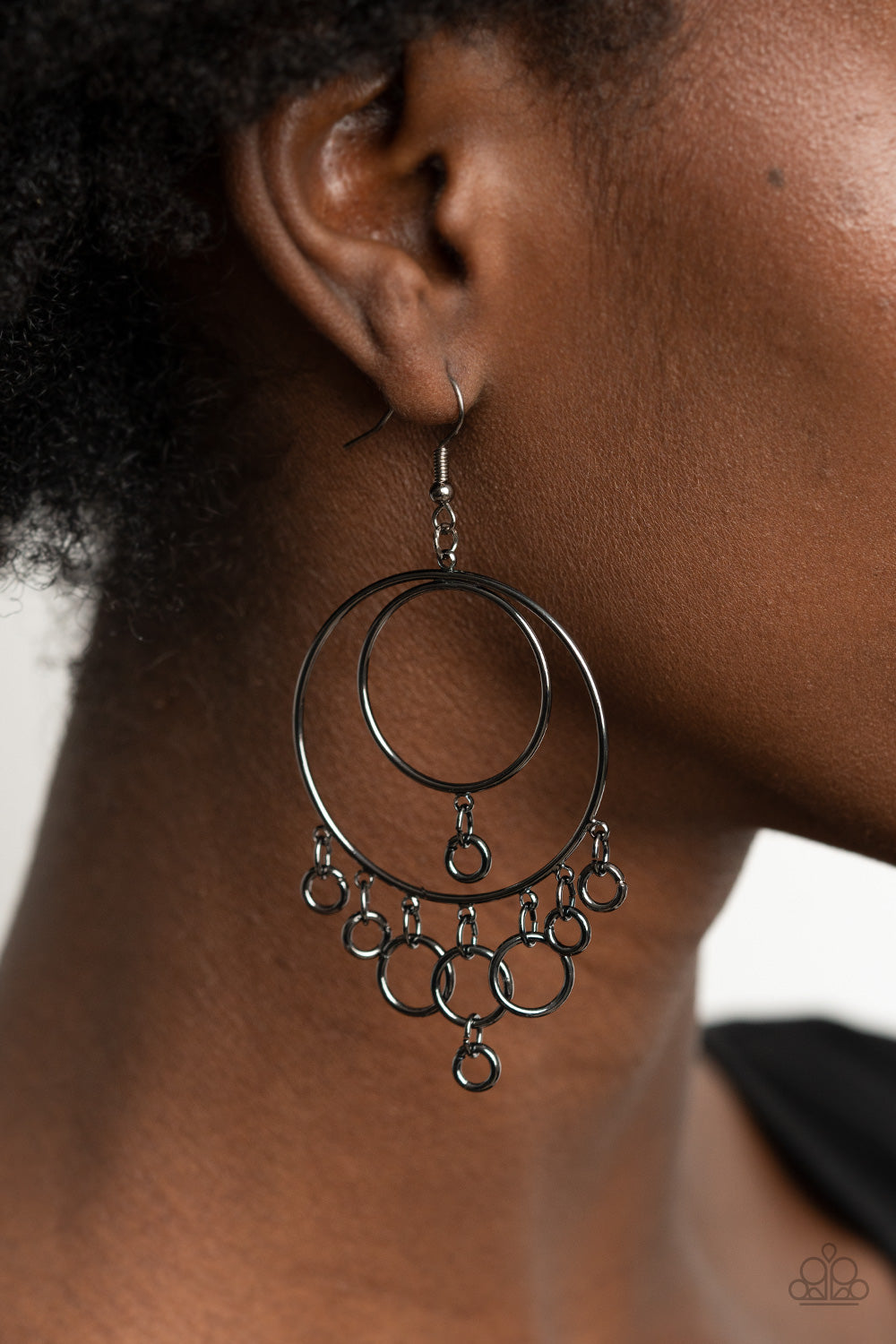Paparazzi ♥ Roundabout Radiance - Black ♥ Earrings