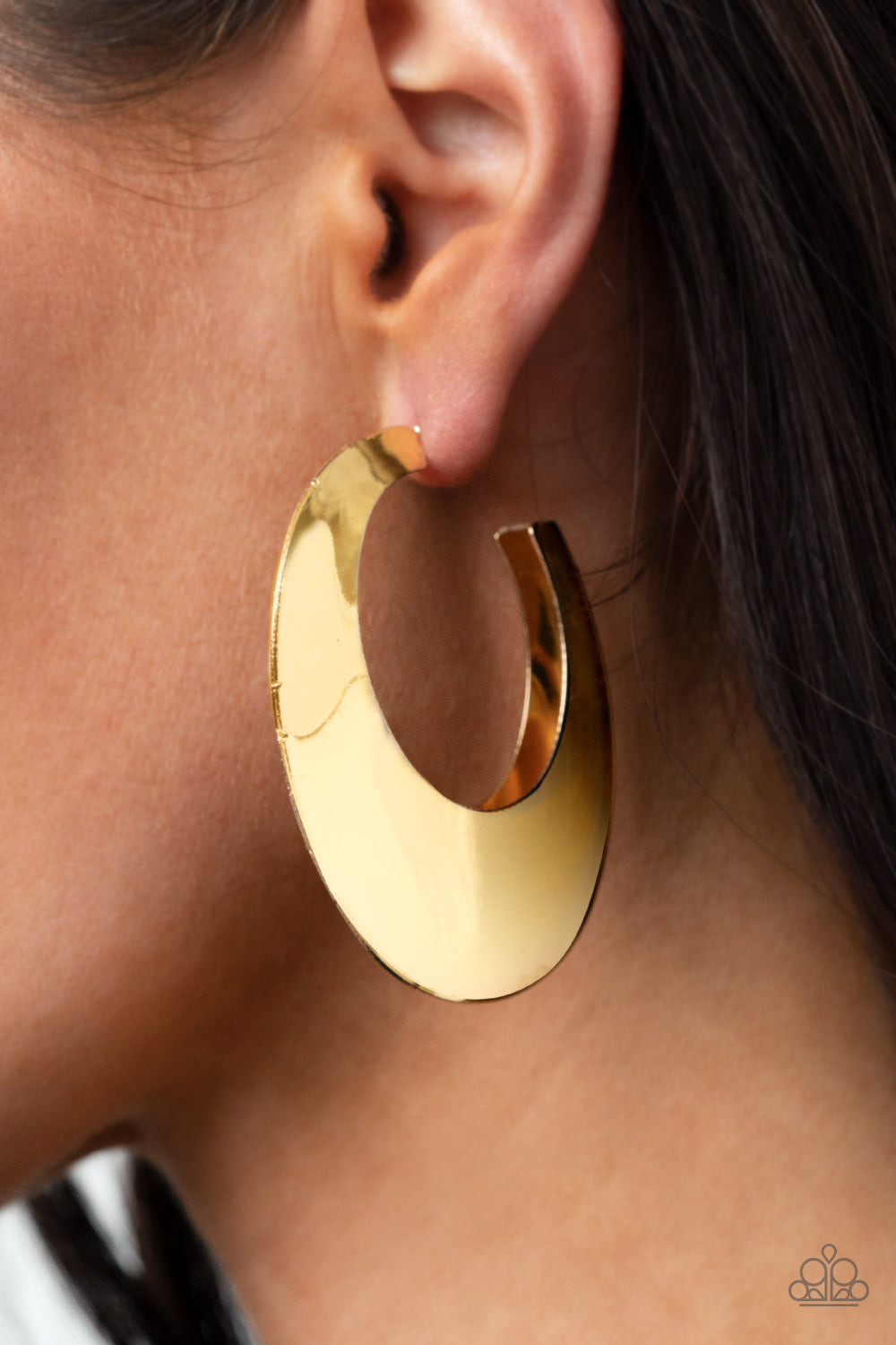Paparazzi ♥ Going OVAL-board - Gold ♥ Earrings